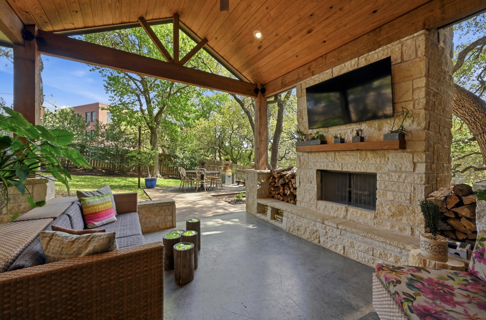 3100 Honey Tree LN