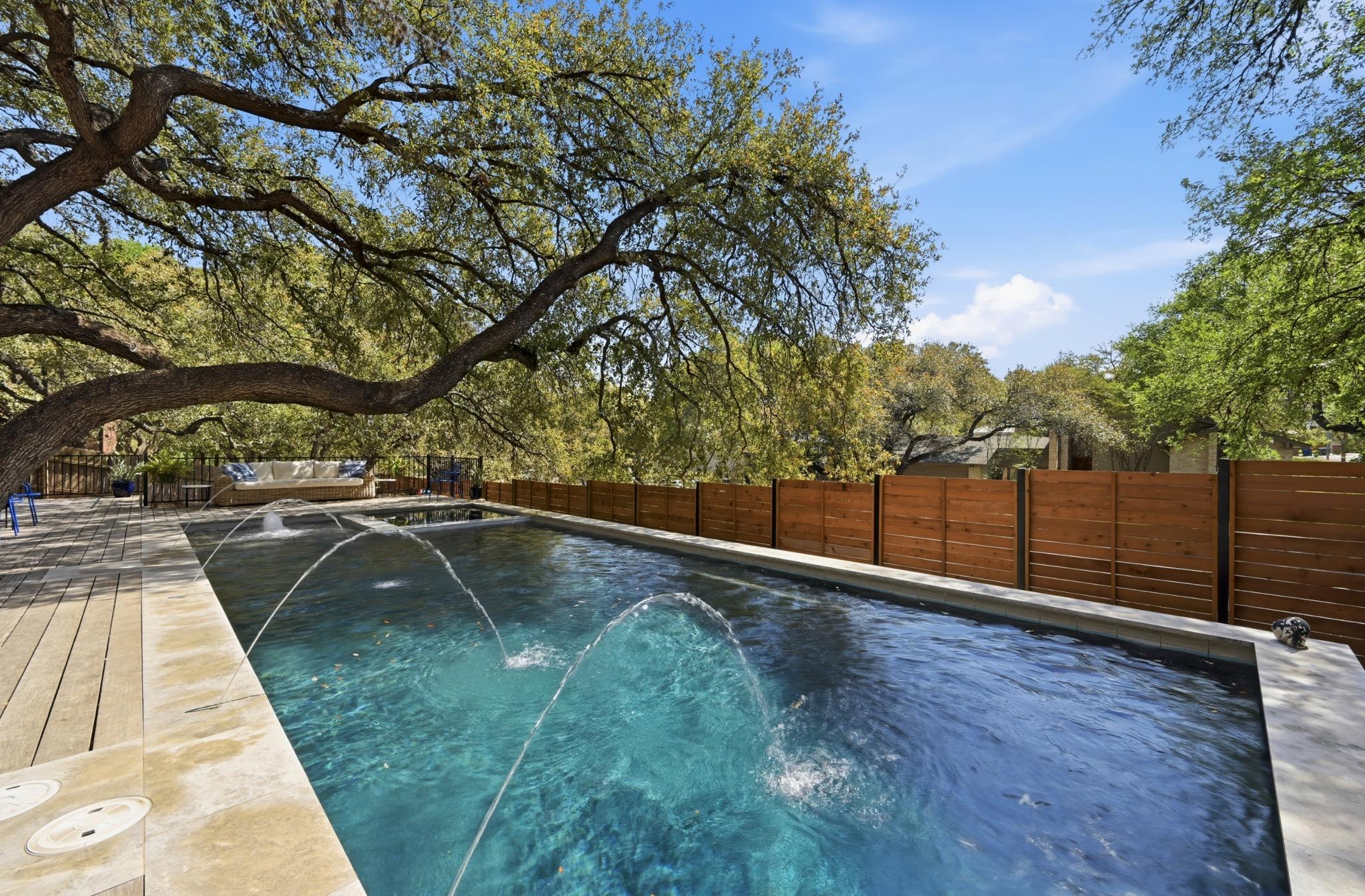 3100 Honey Tree LN
