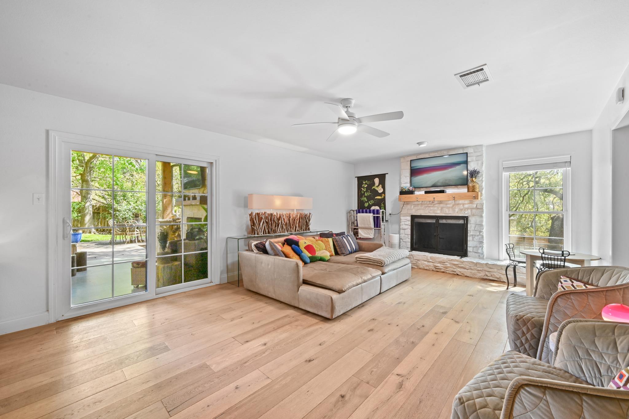 3100 Honey Tree LN