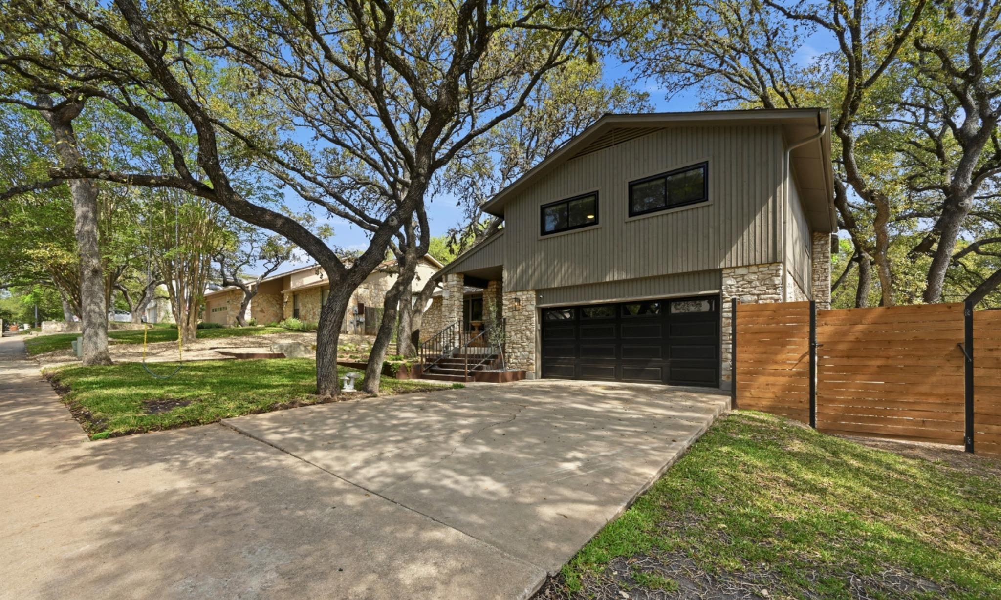 3100 Honey Tree LN
