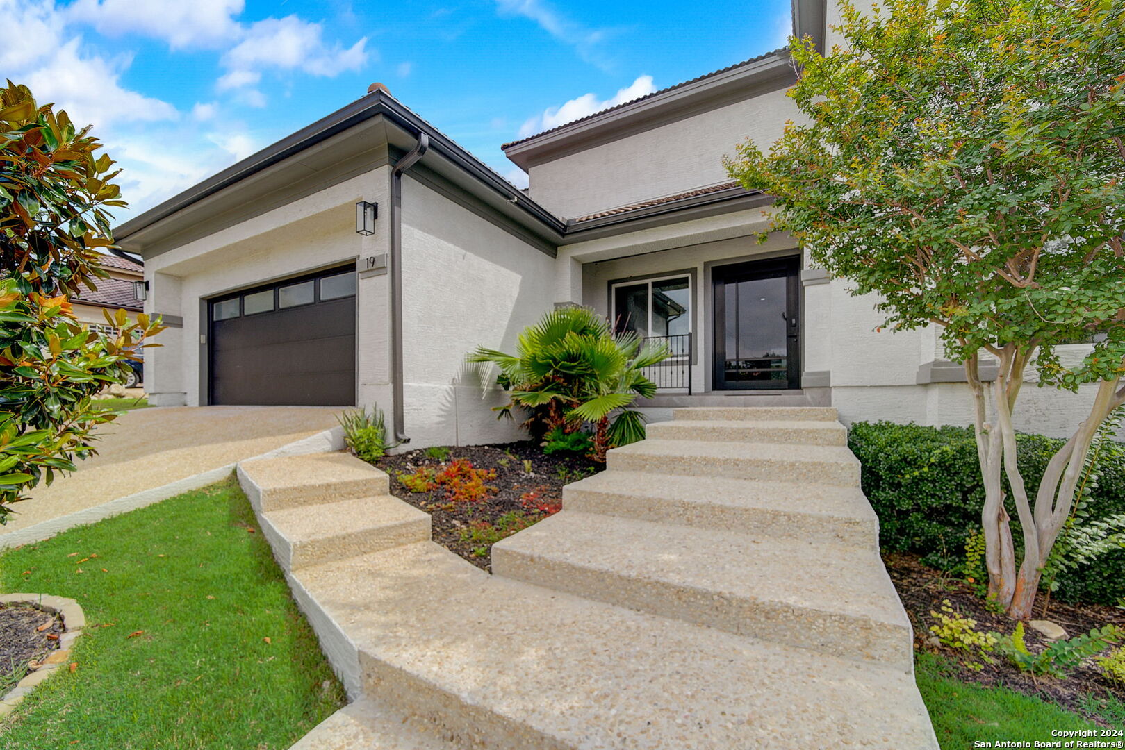 19 STONE HILL CT