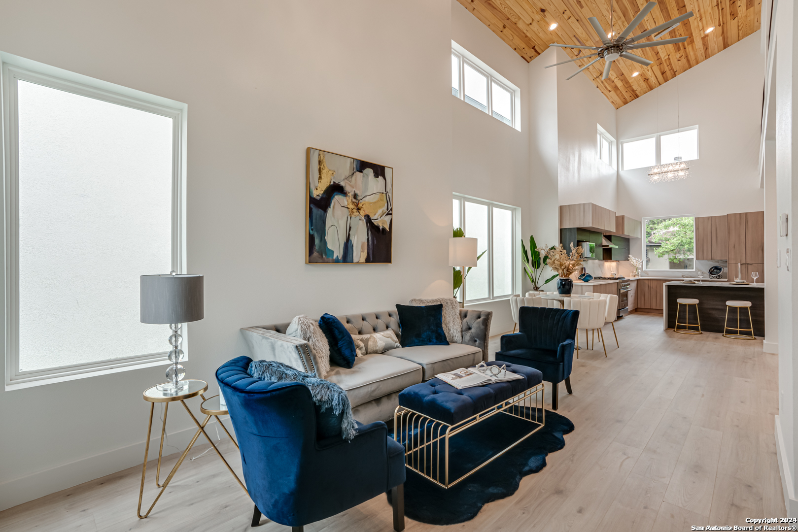 2539 Manor Heights