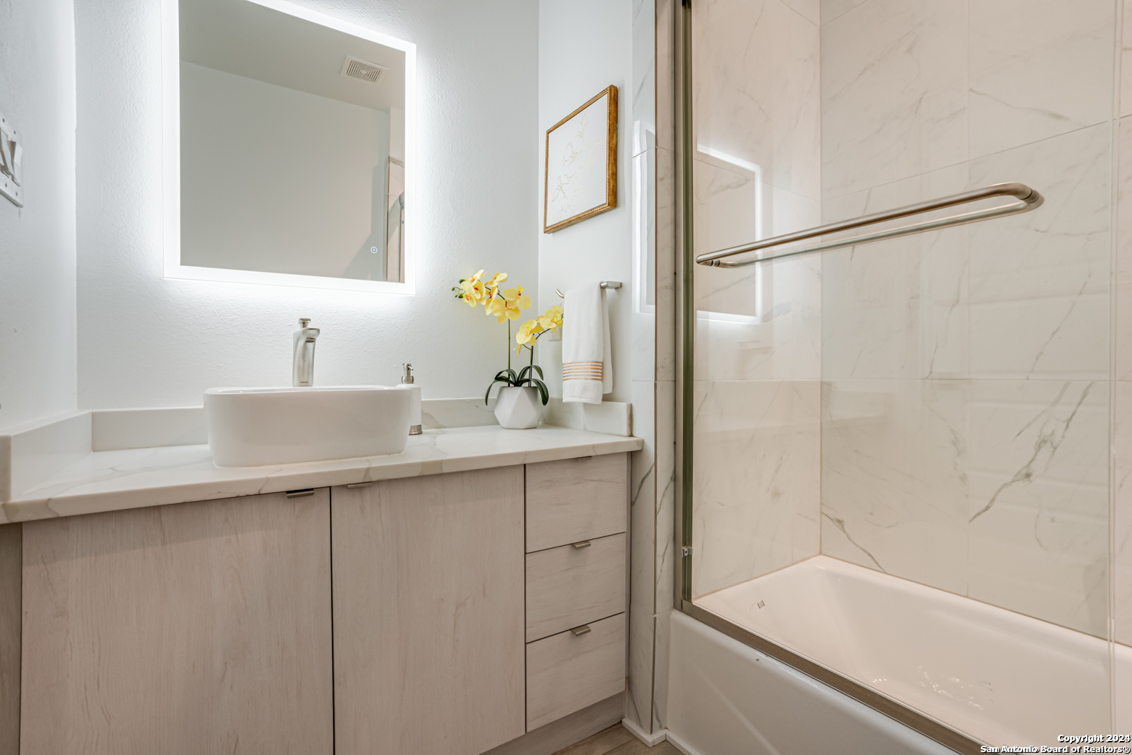 2539 Manor Heights