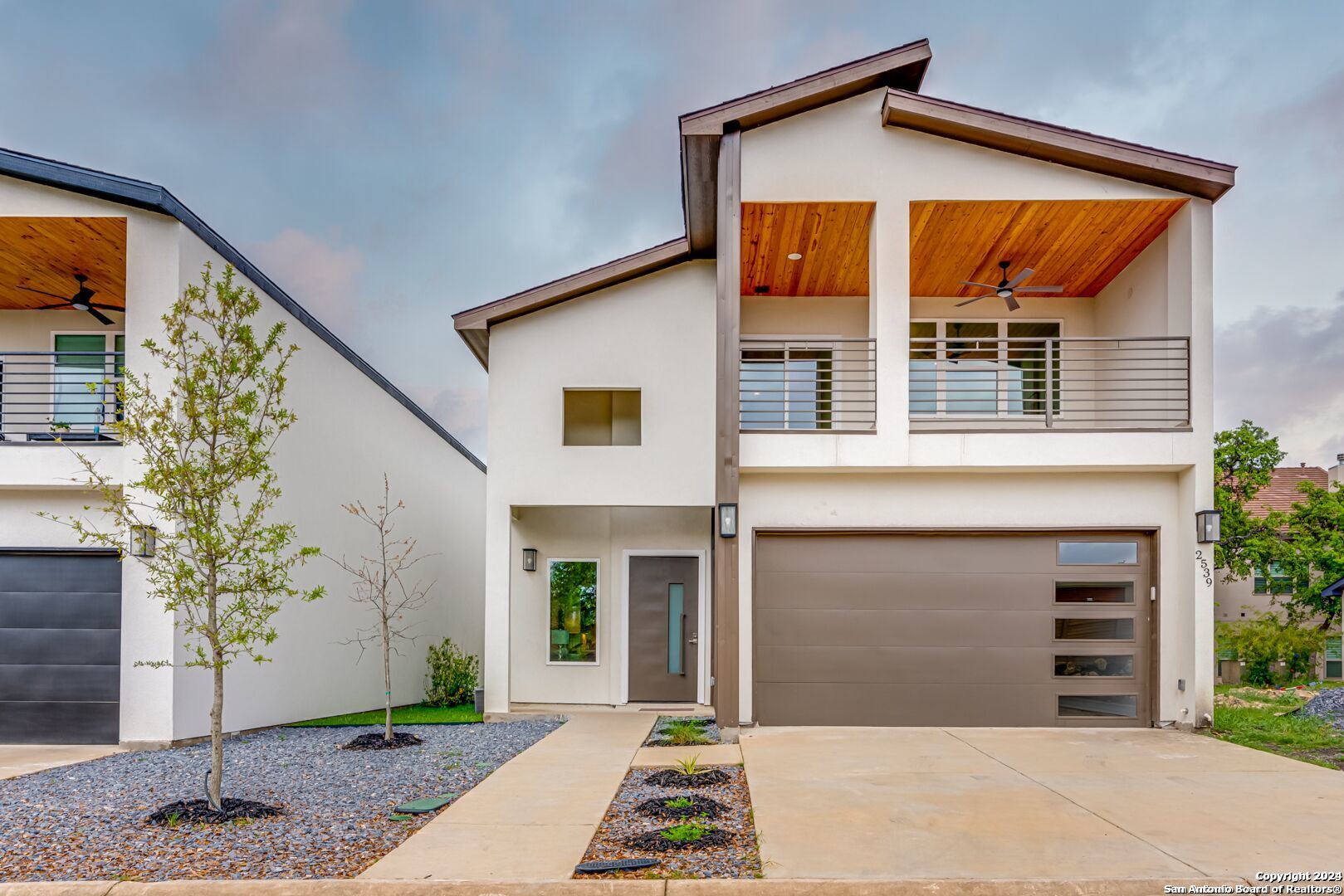2539 Manor Heights