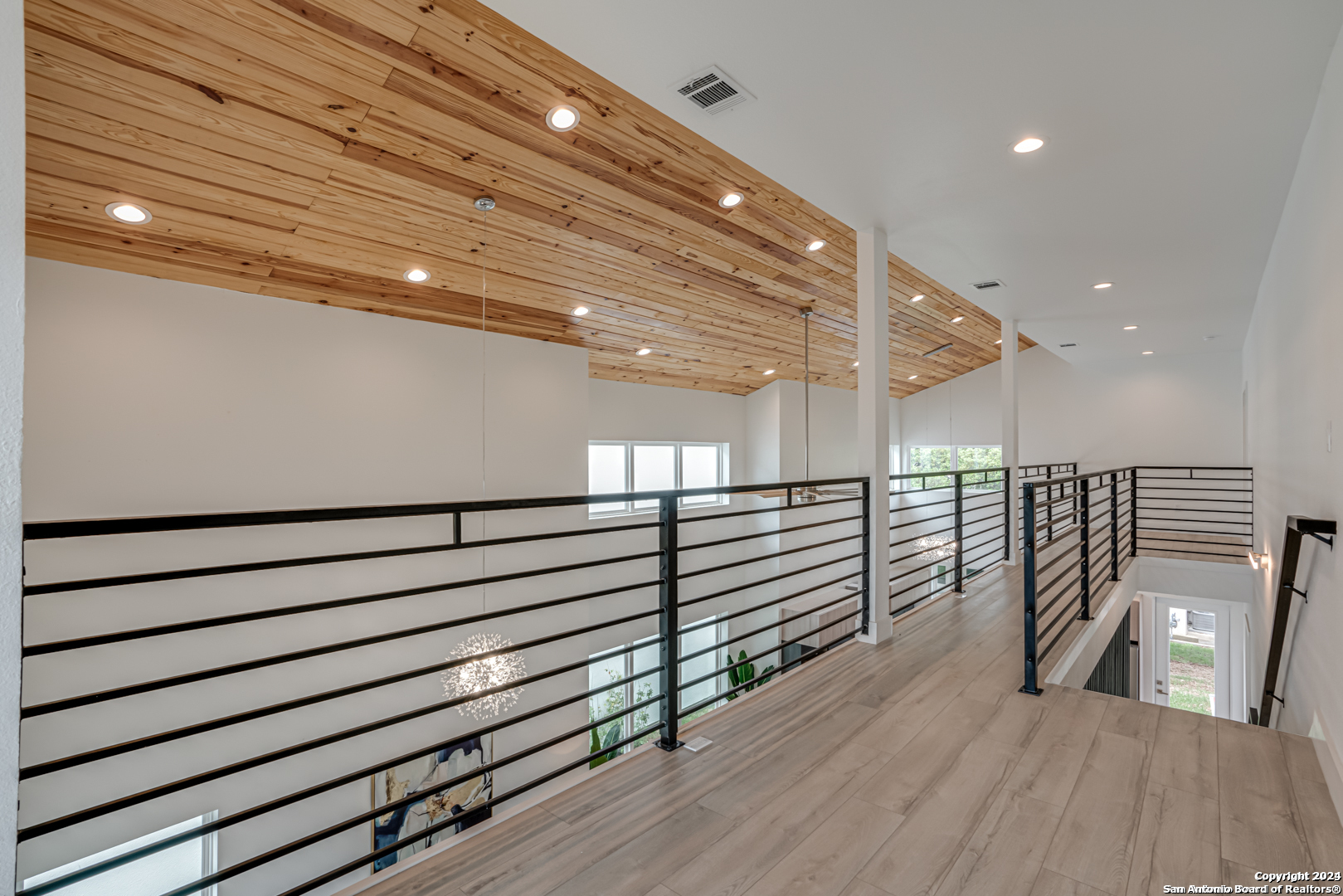 2539 Manor Heights