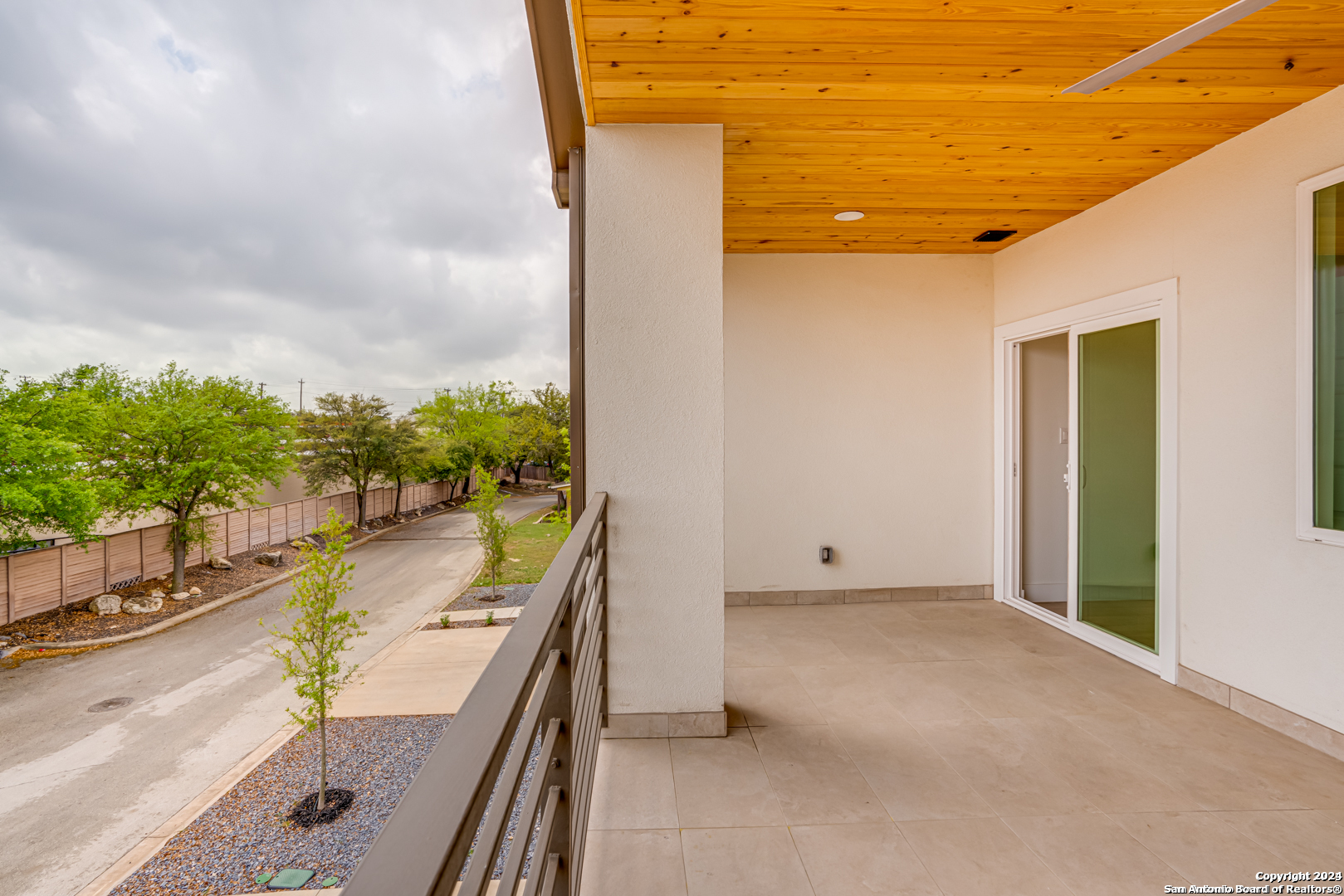2539 Manor Heights