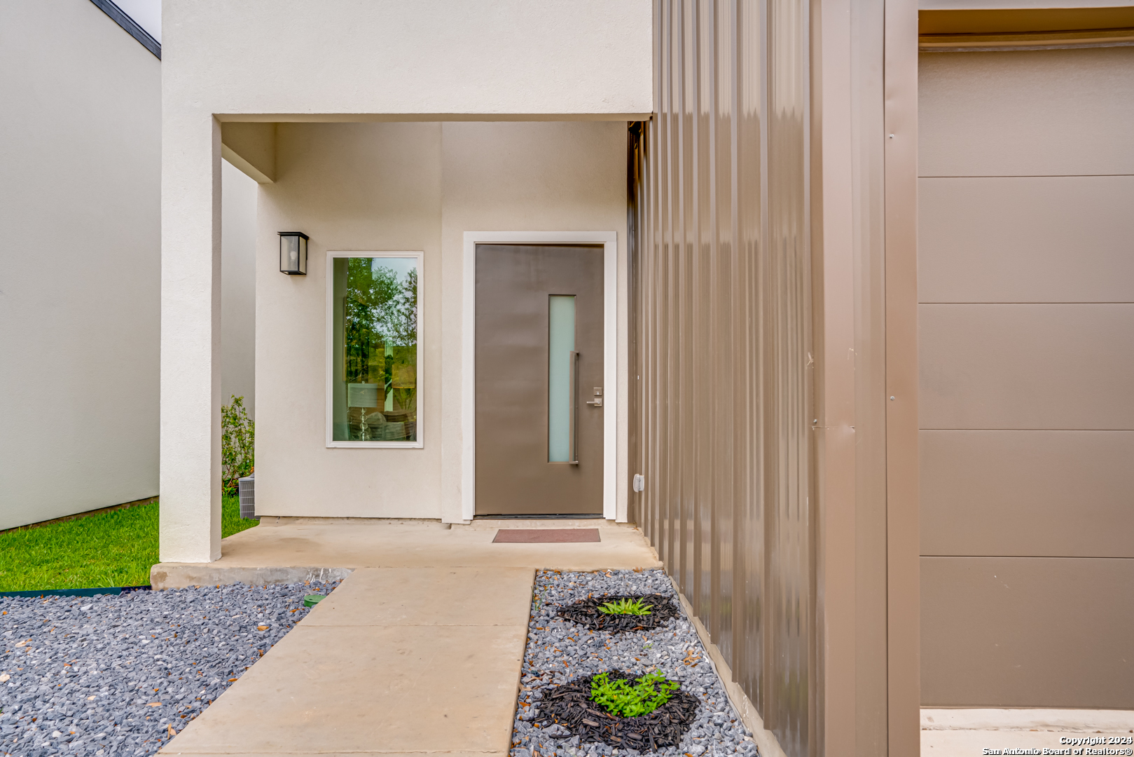 2539 Manor Heights