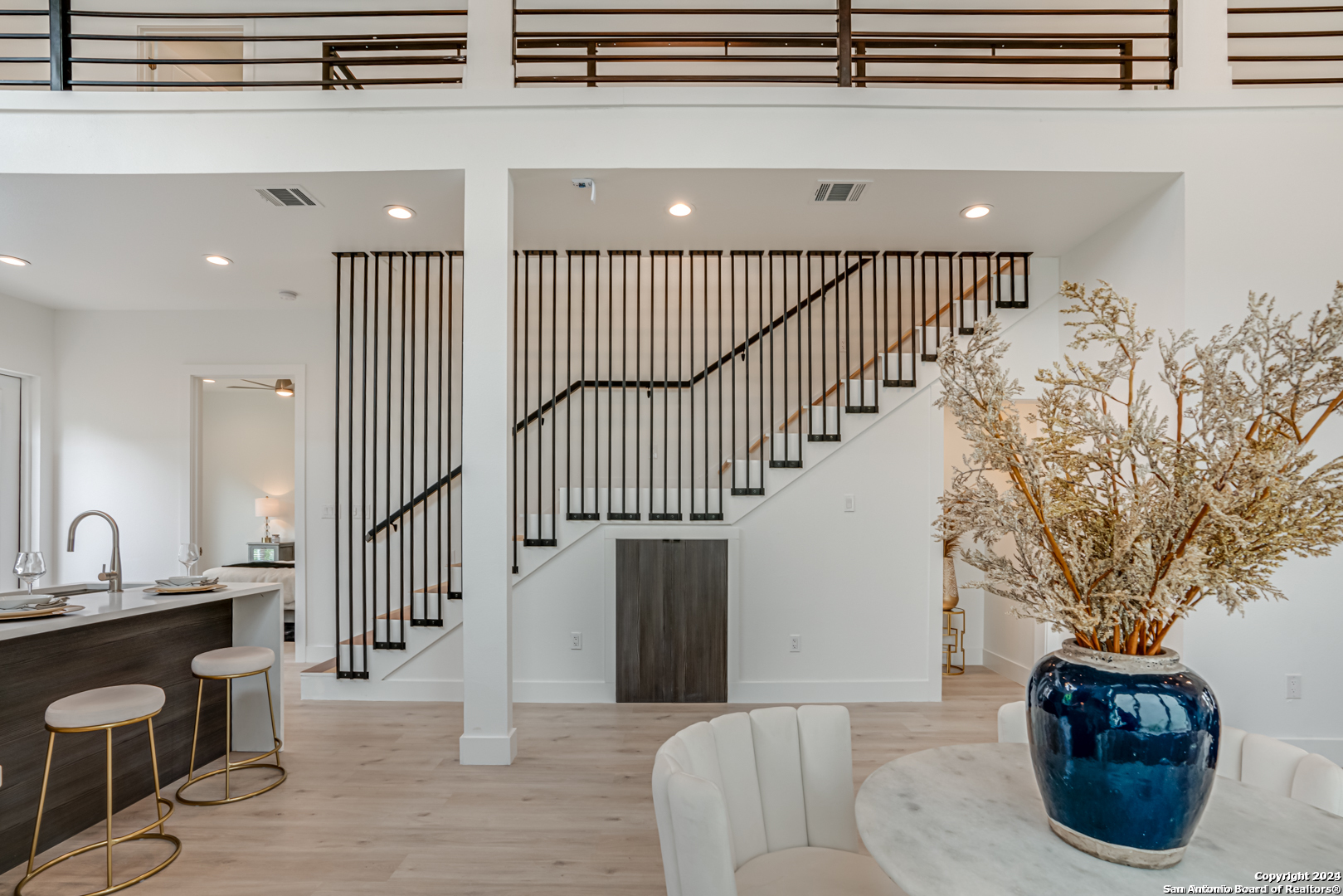 2539 Manor Heights