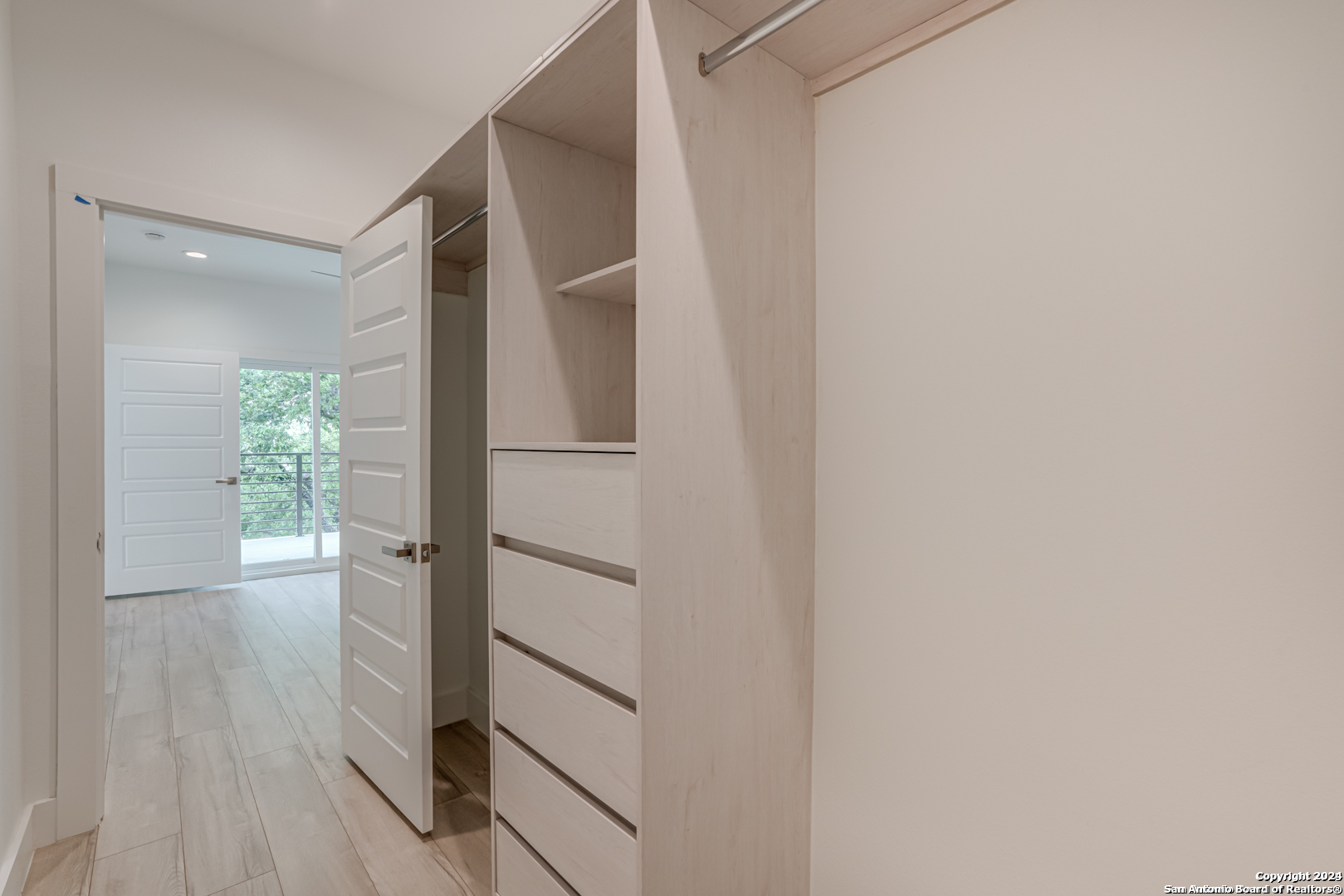 2539 Manor Heights