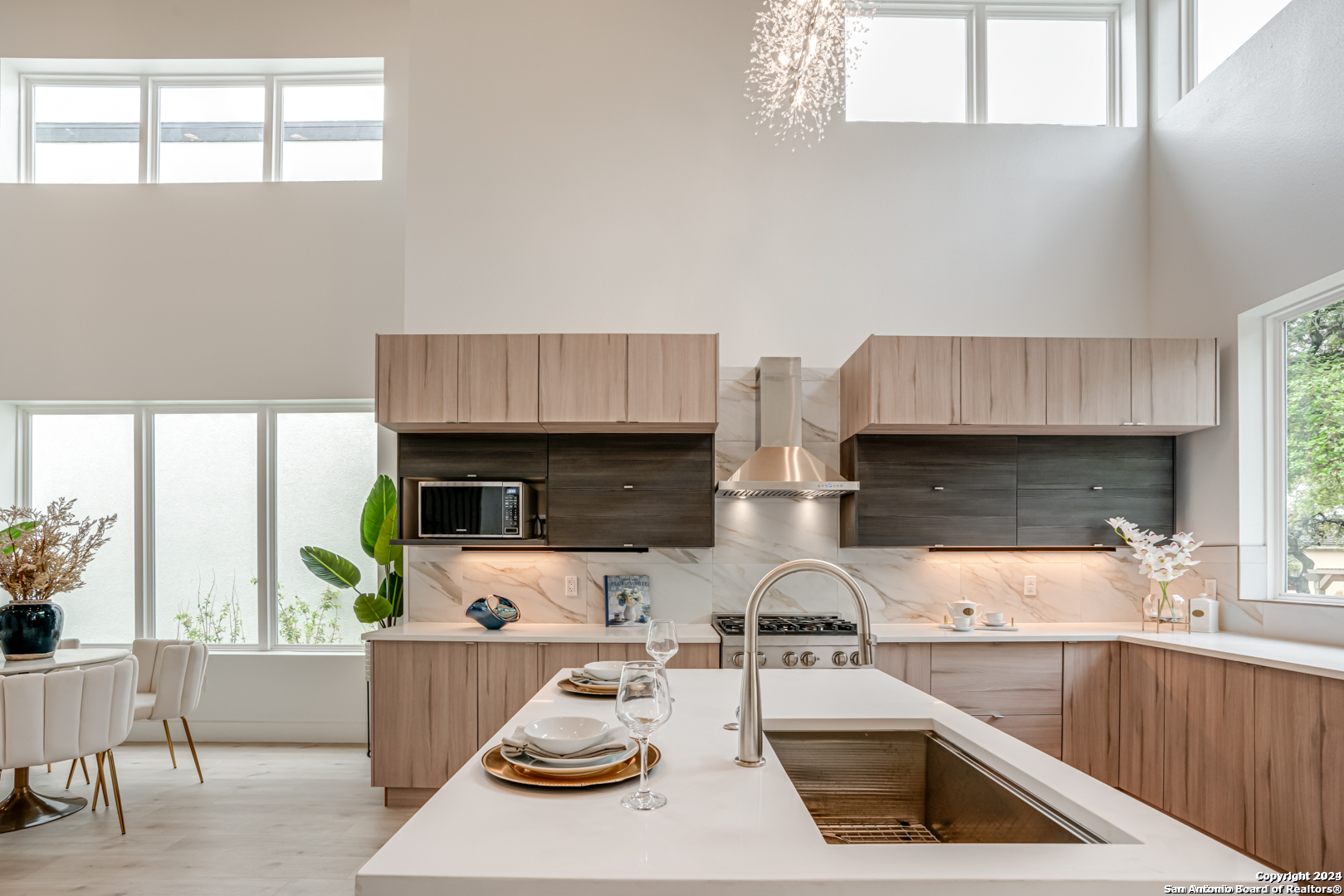 2539 Manor Heights