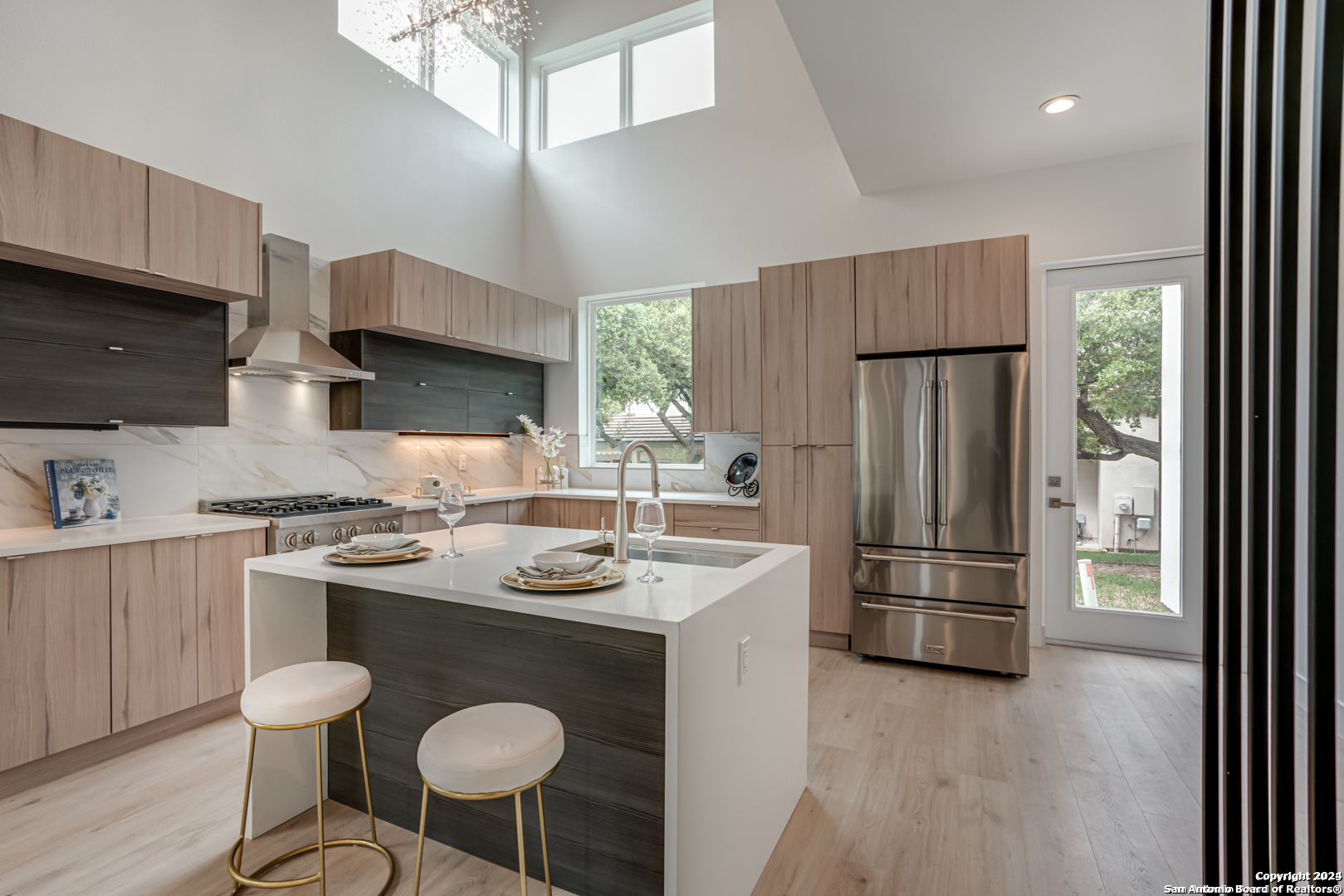 2539 Manor Heights