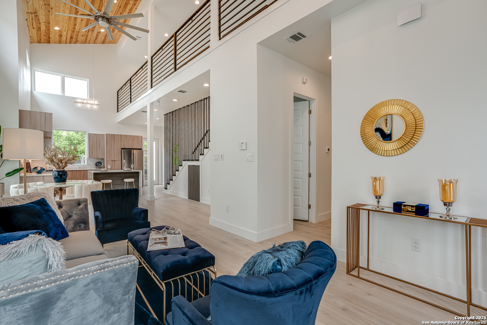 2539 Manor Heights