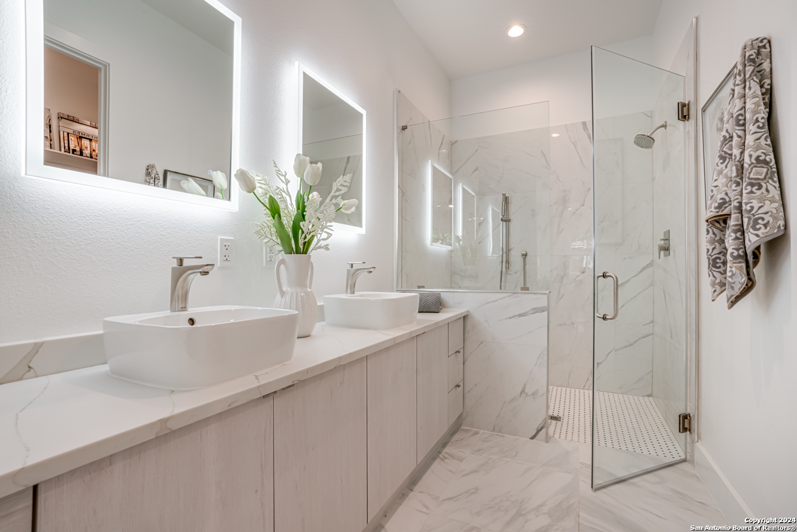 2539 Manor Heights
