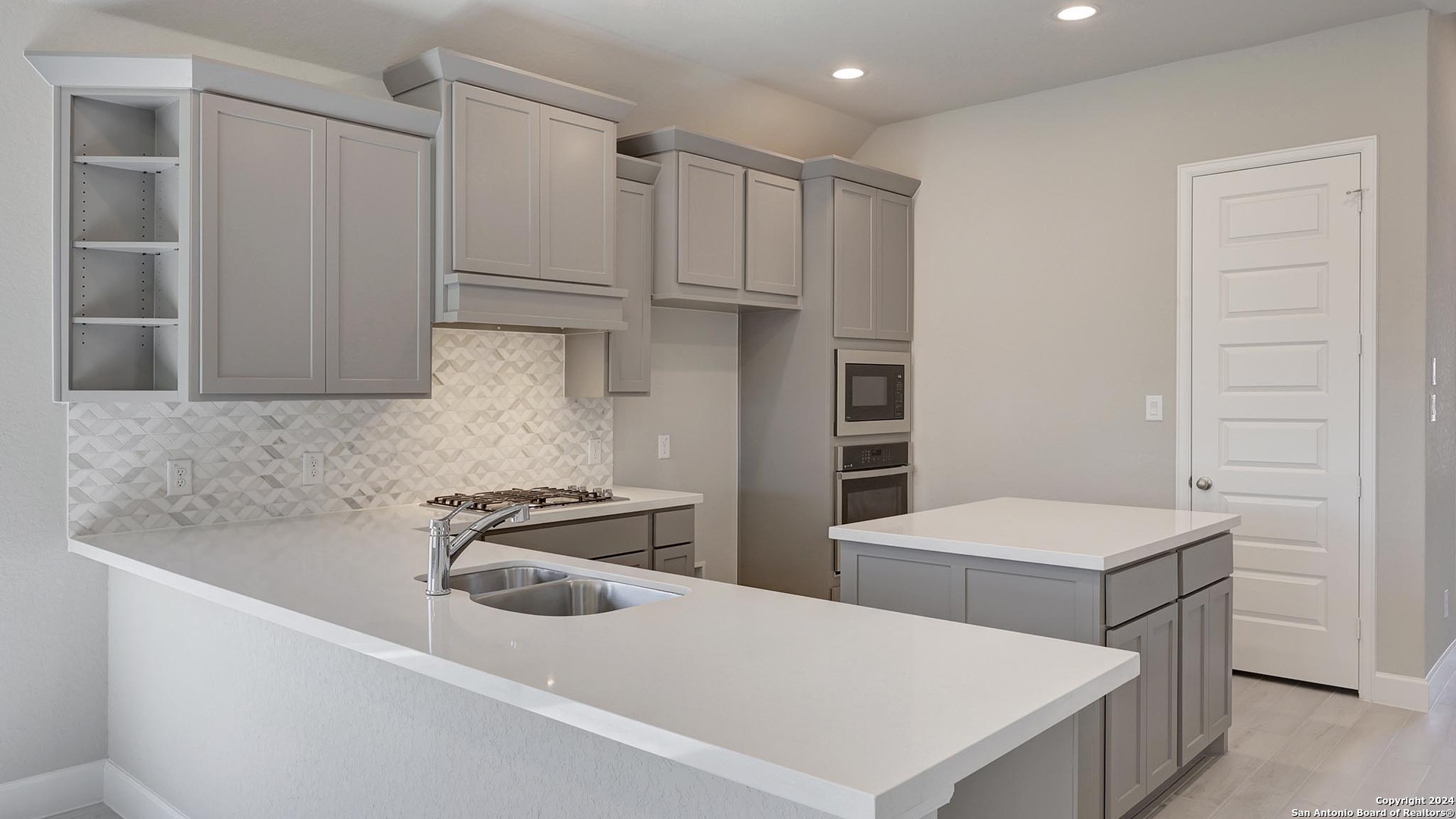 9902 Cavvy Trail