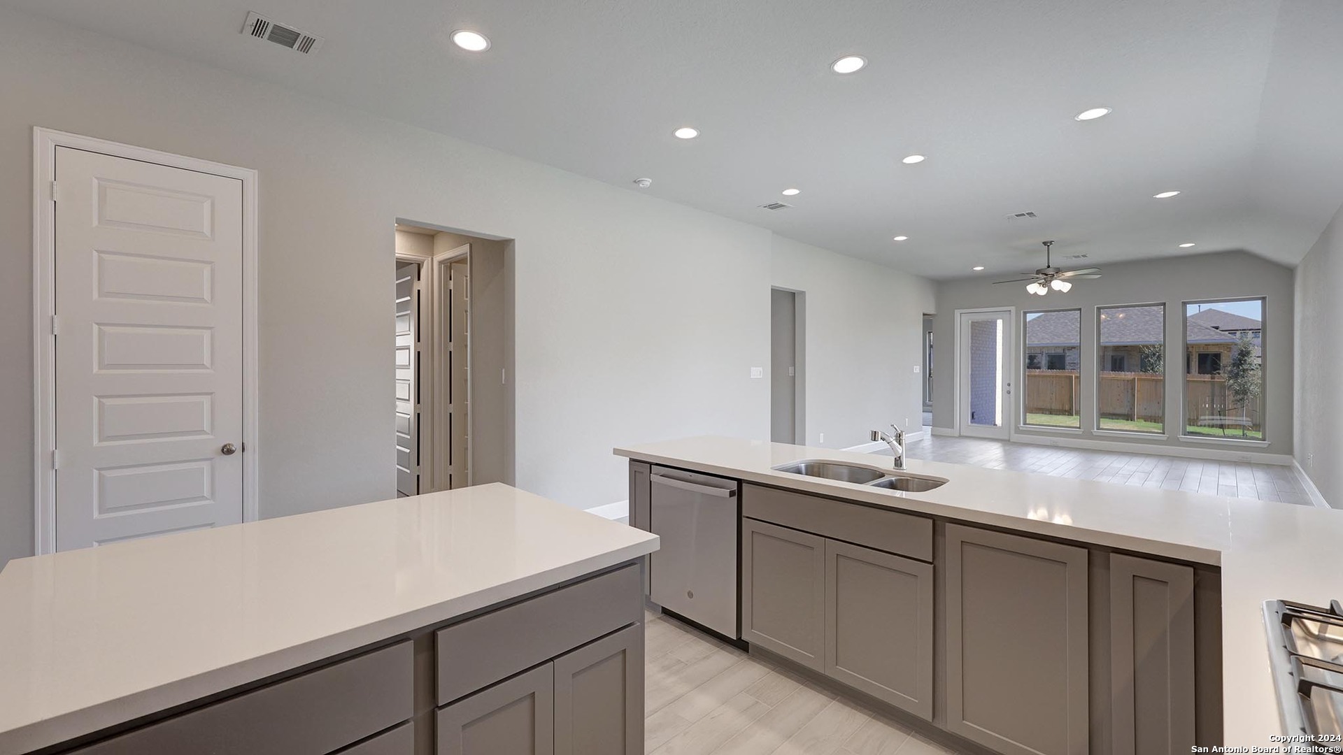 9902 Cavvy Trail