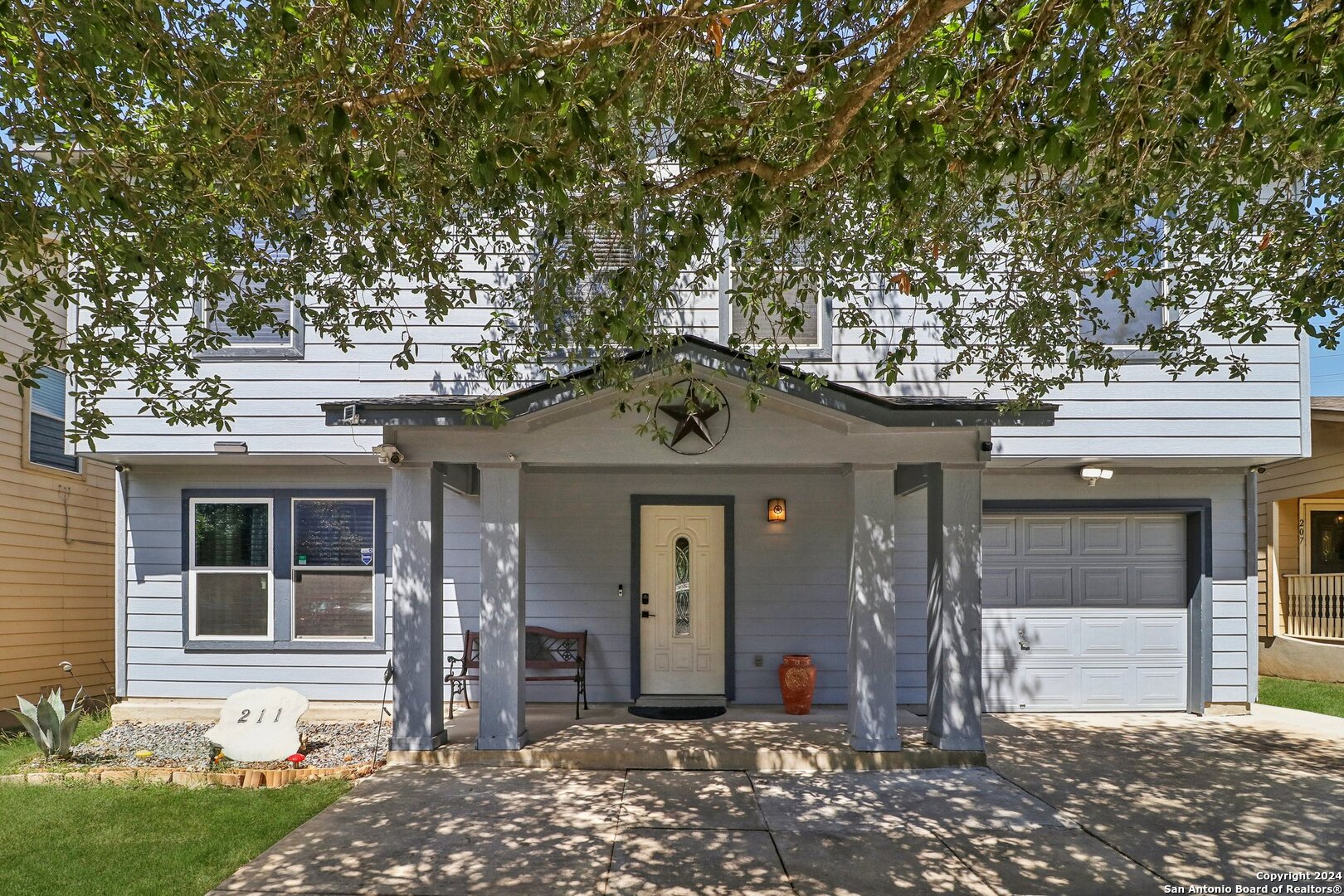 211 SHADBUSH ST