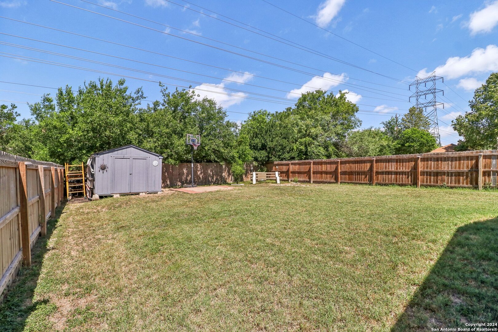 211 SHADBUSH ST