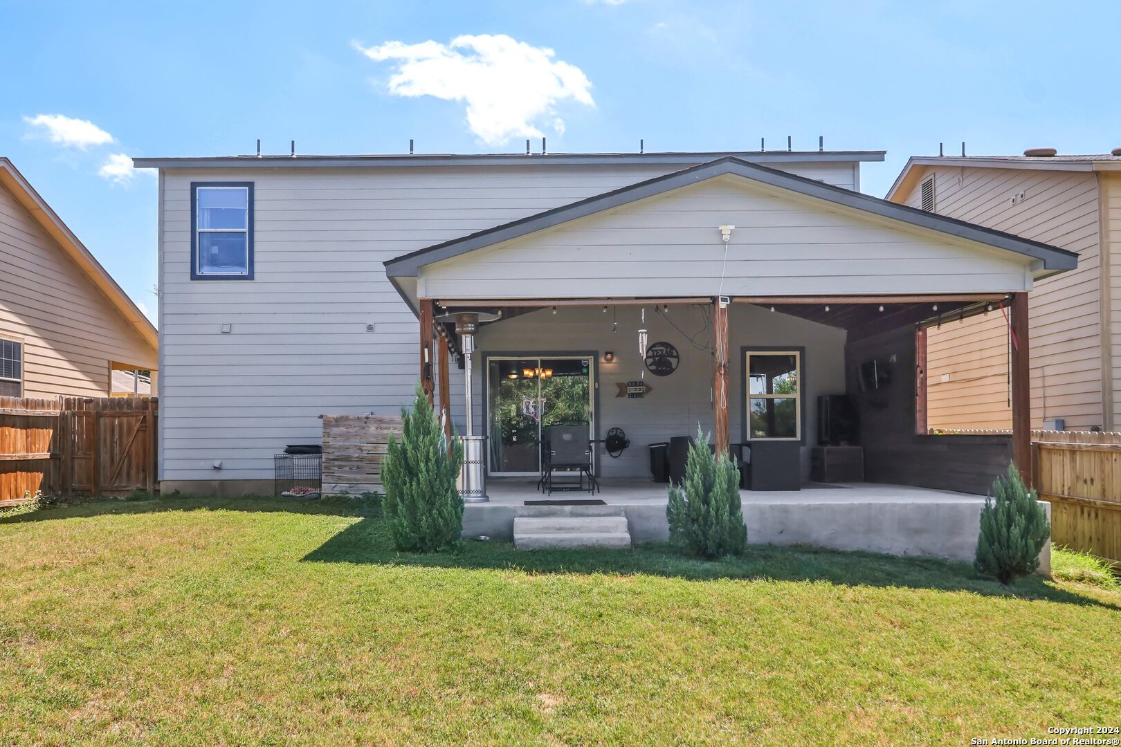 211 SHADBUSH ST
