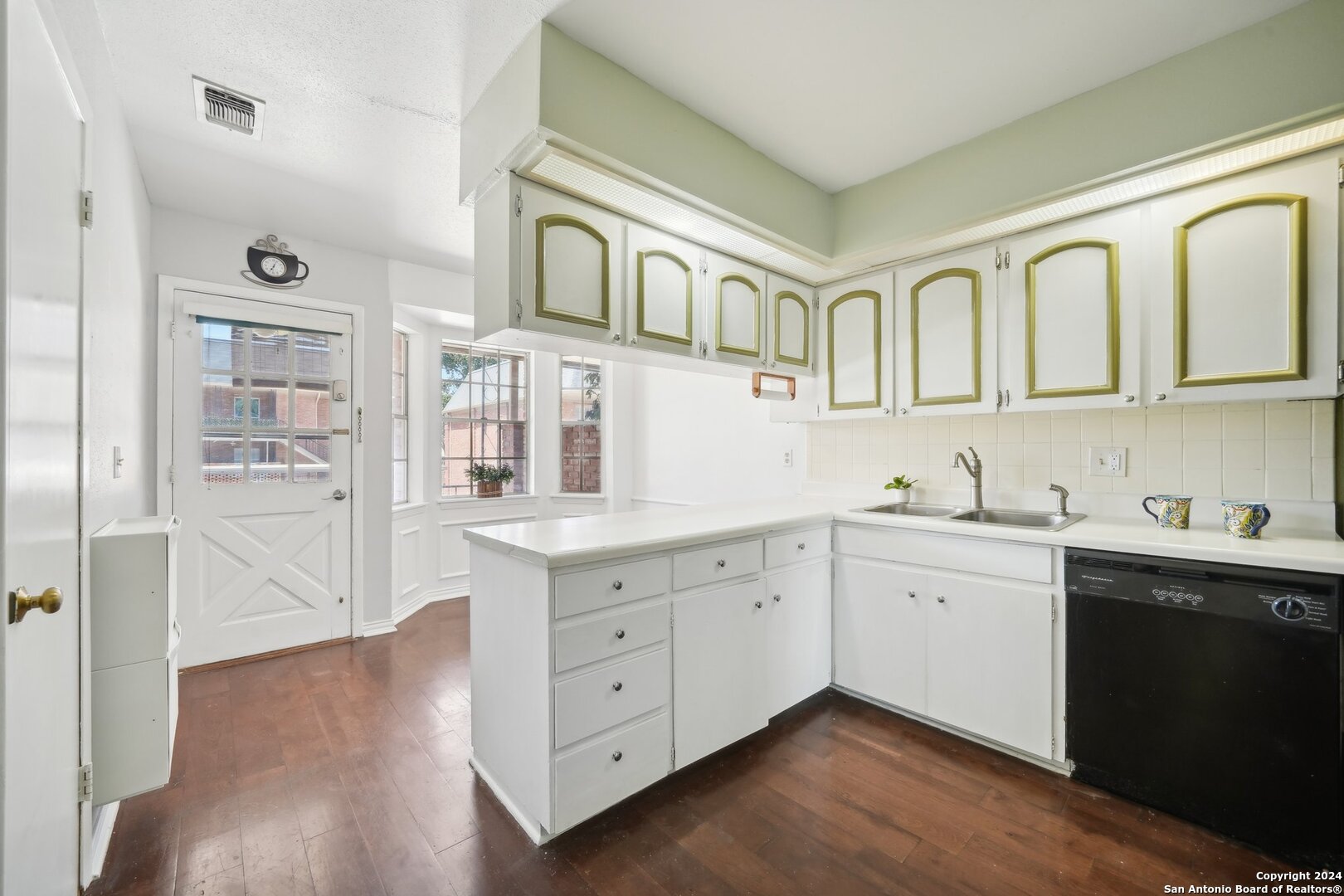 7500 CALLAGHAN RD Unit: 127