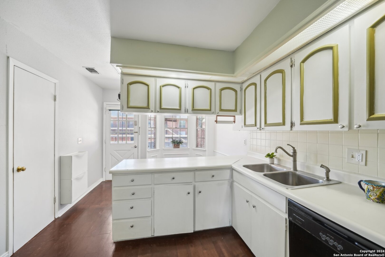 7500 CALLAGHAN RD Unit: 127