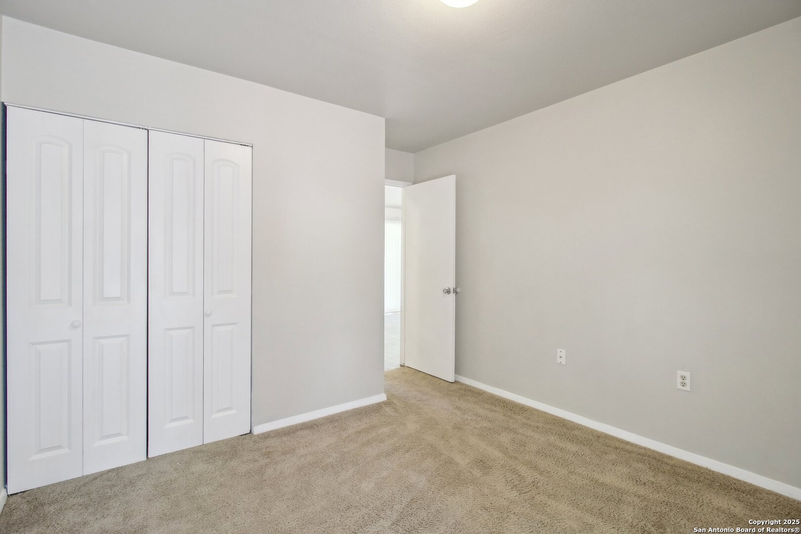 7810 Village oak