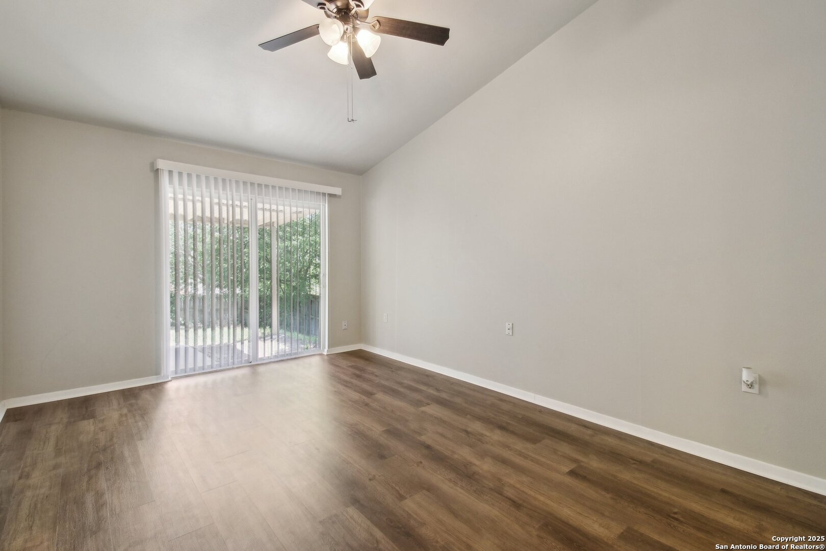 7810 Village oak
