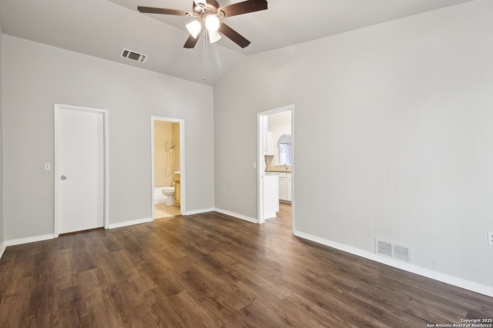 7810 Village oak
