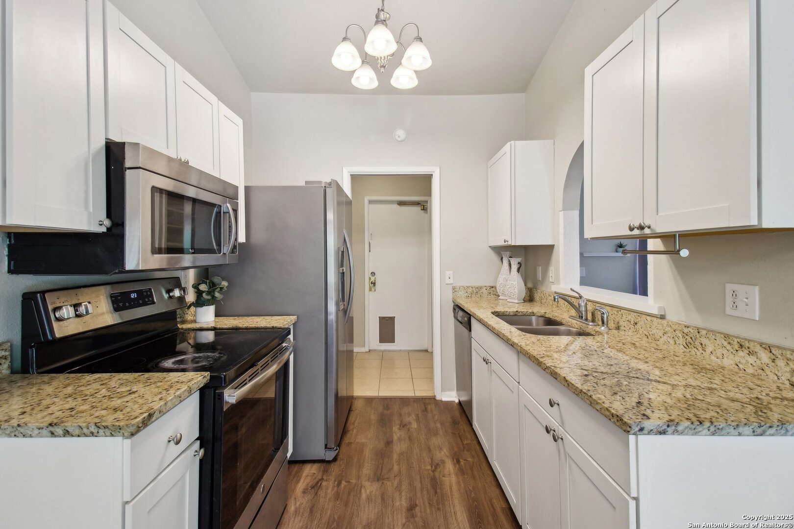 7810 Village oak