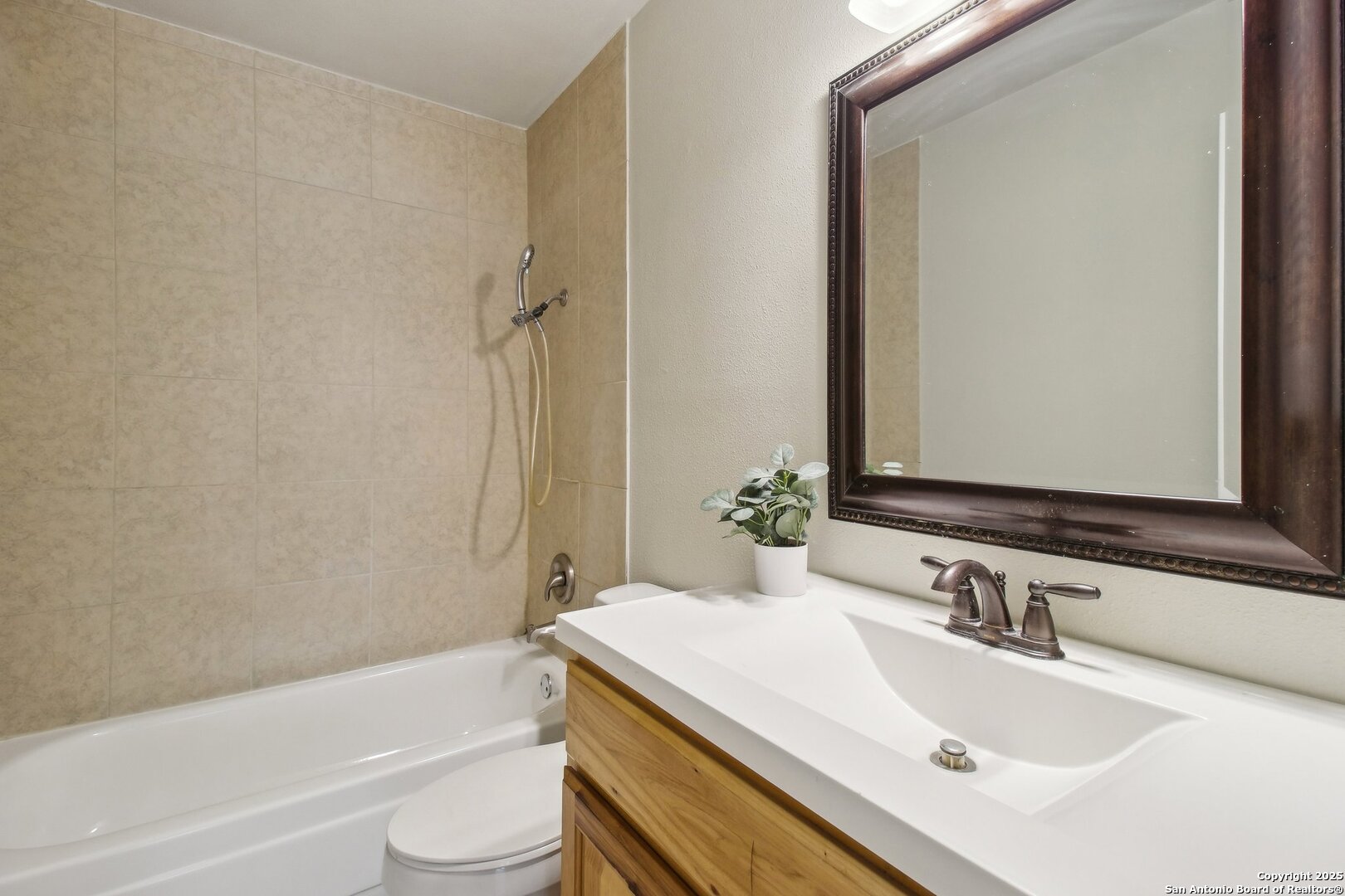 7810 Village oak