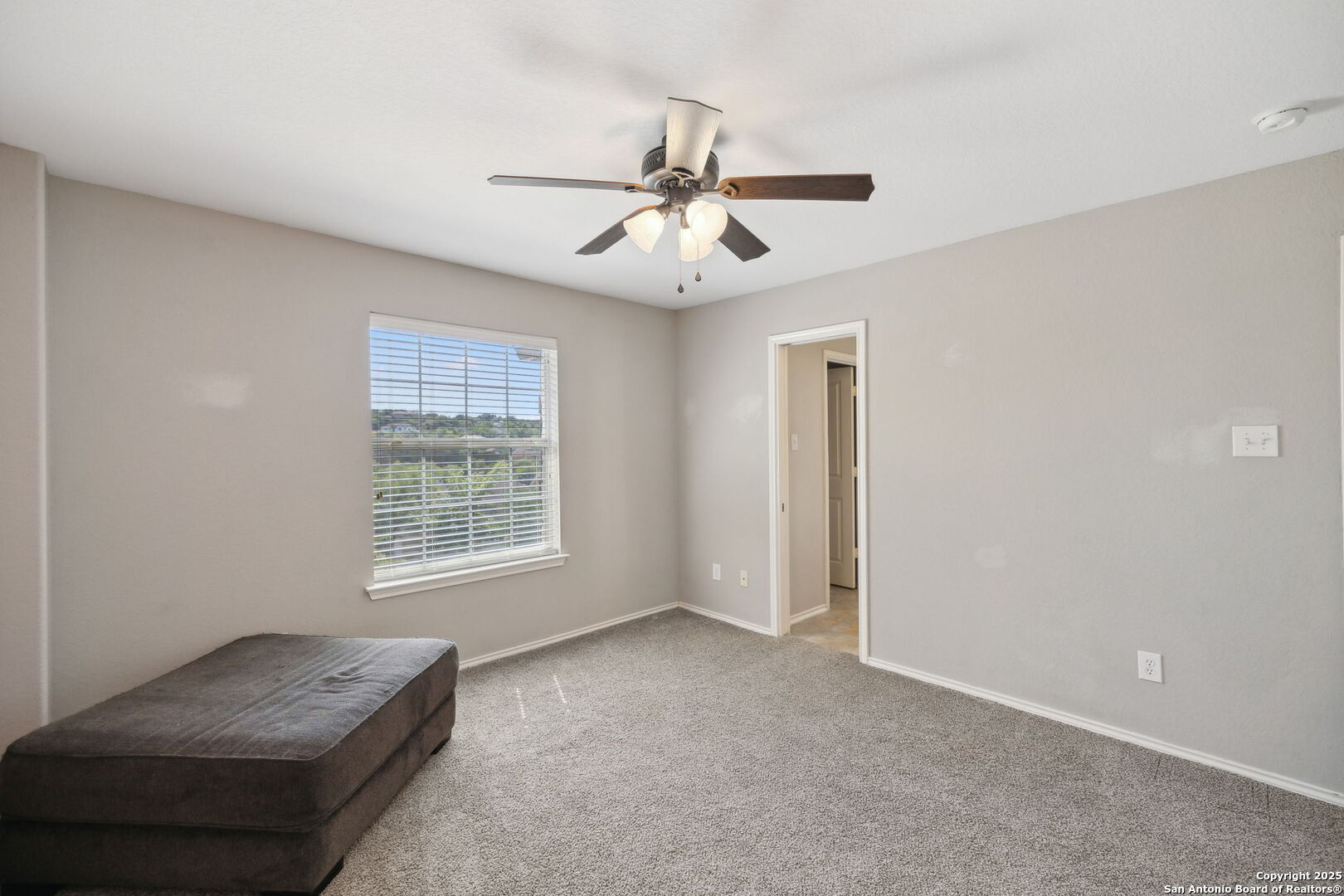 1026 Tumbling Oaks