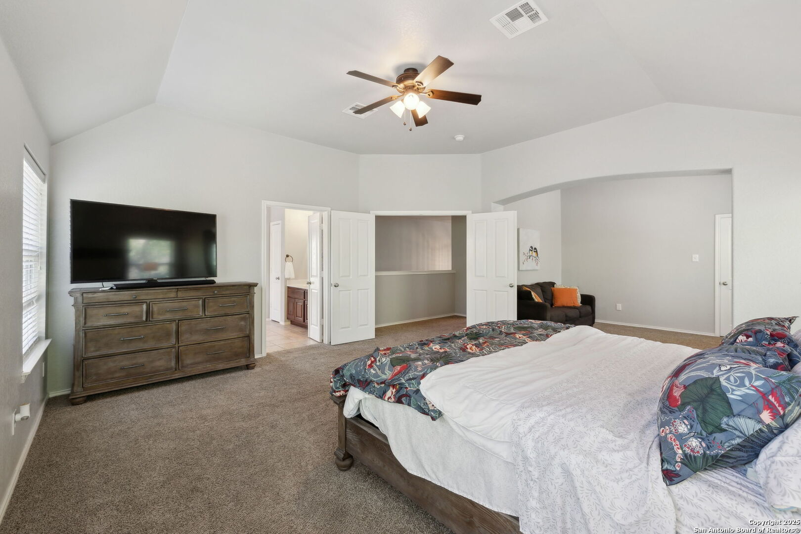 1026 Tumbling Oaks