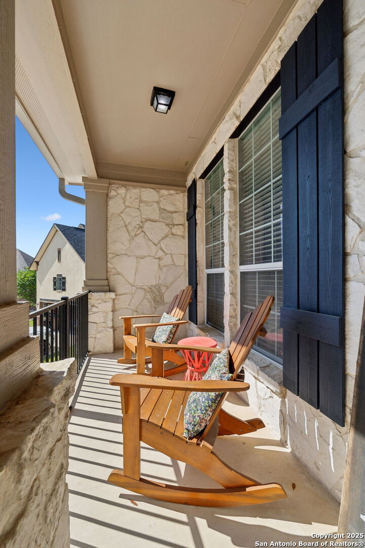 1026 Tumbling Oaks