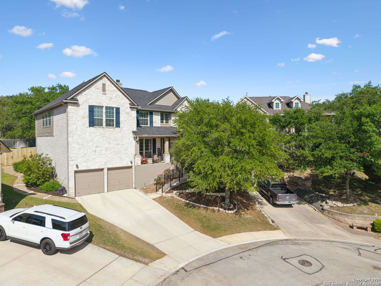 1026 Tumbling Oaks