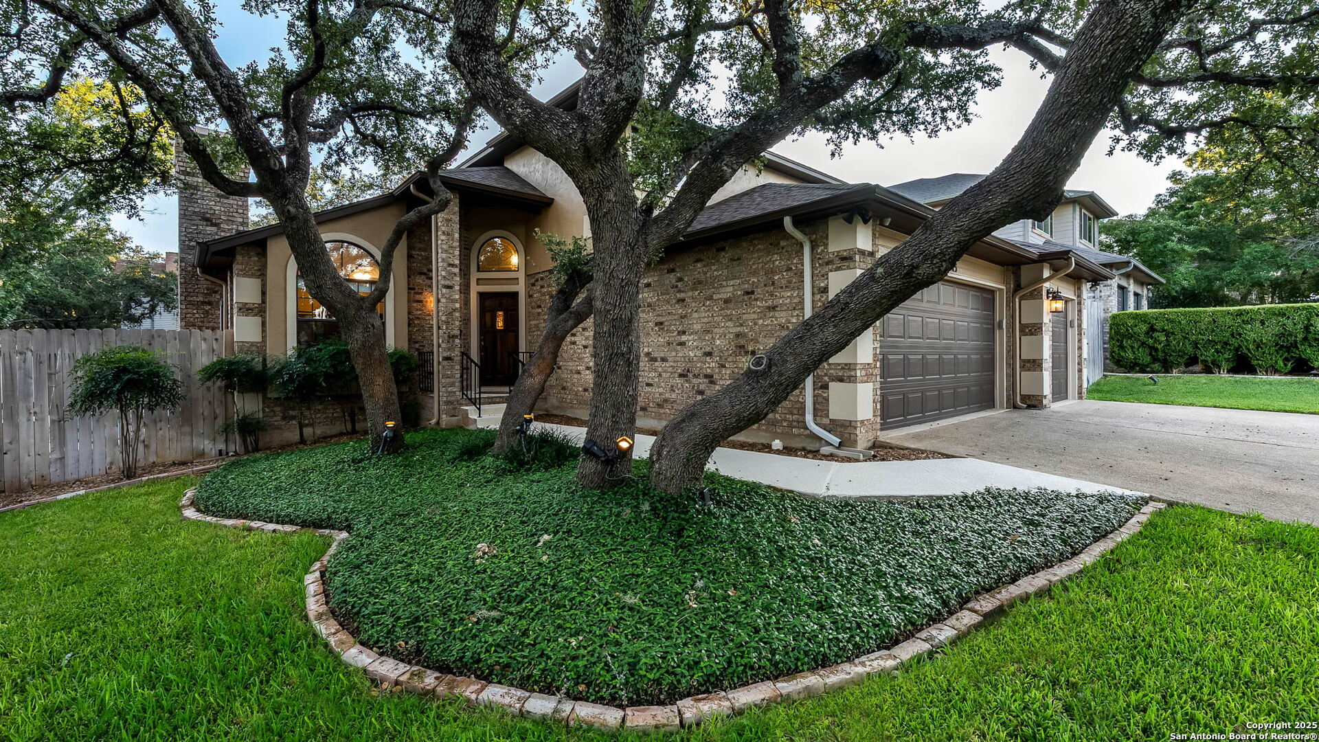 18015 GREEN KNOLL