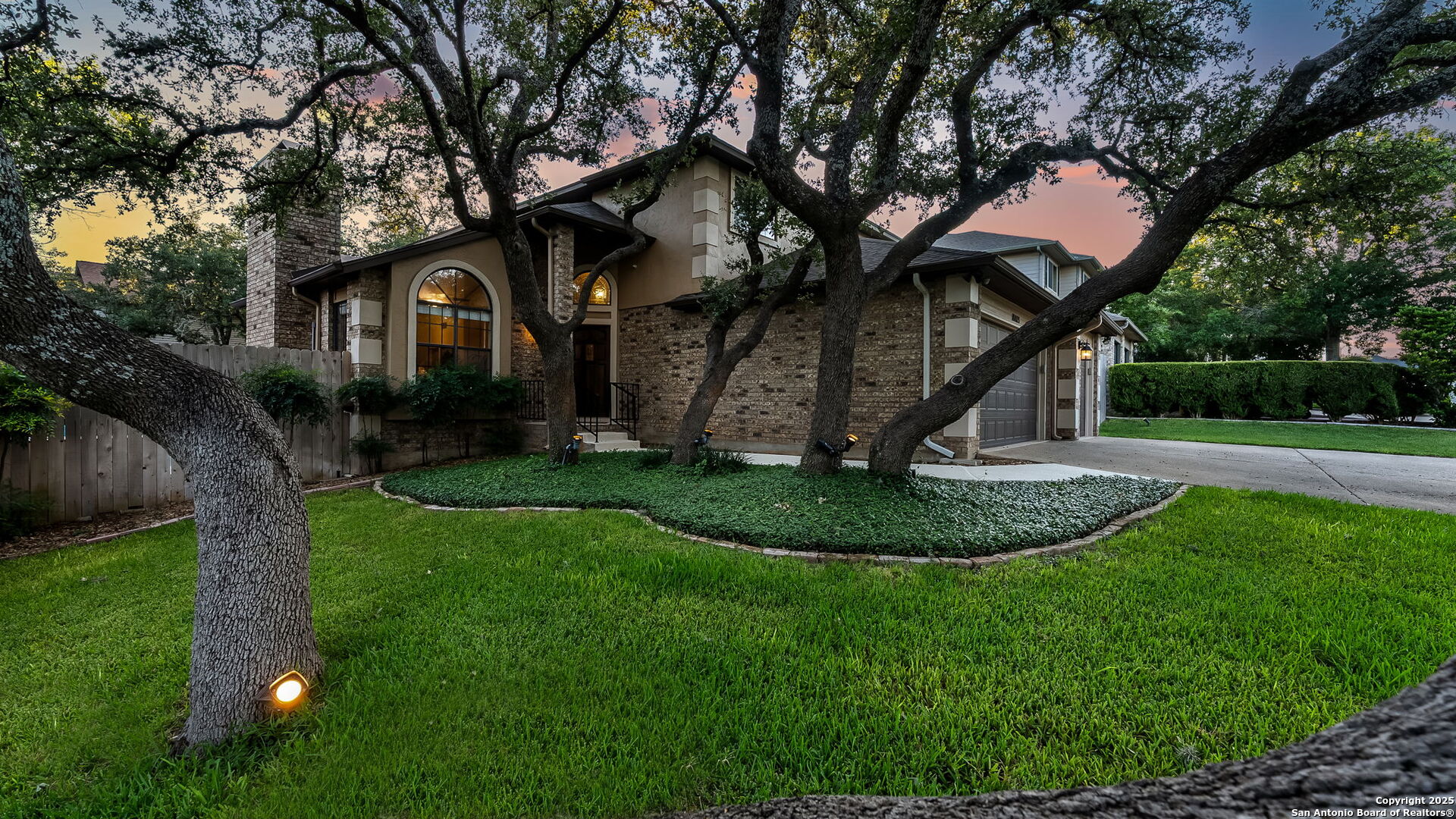 18015 GREEN KNOLL