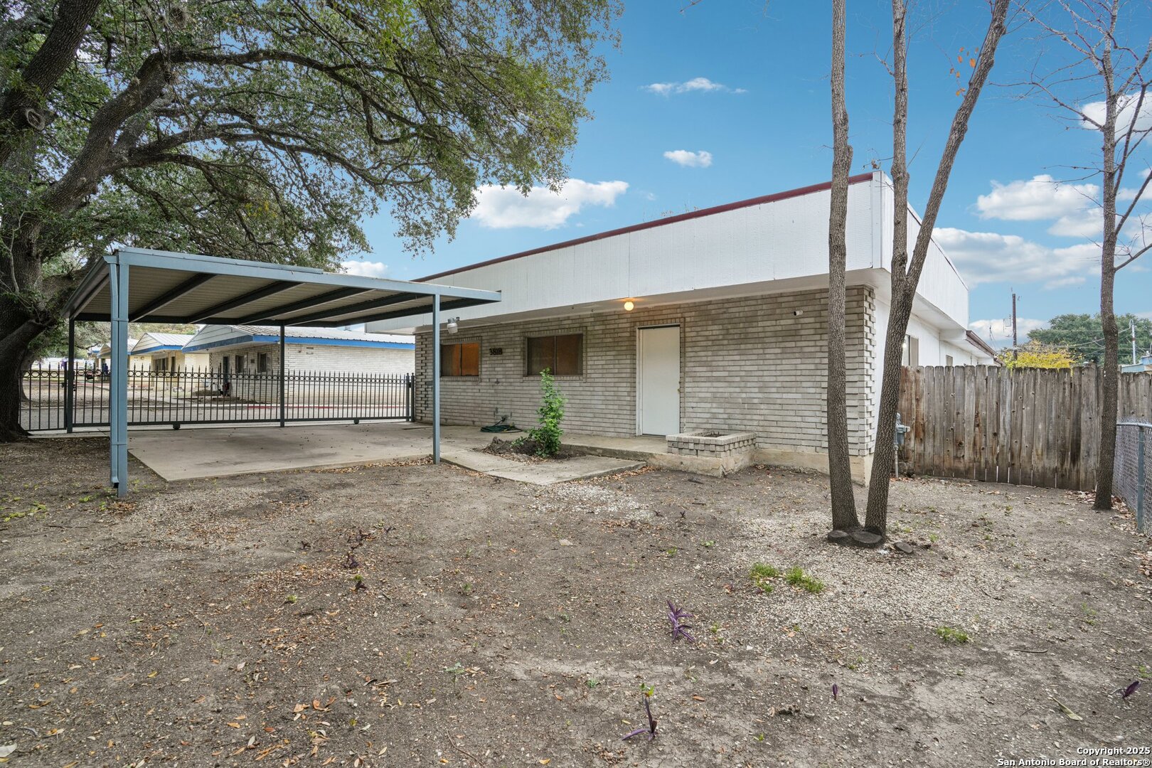 3818 Sherril Brook