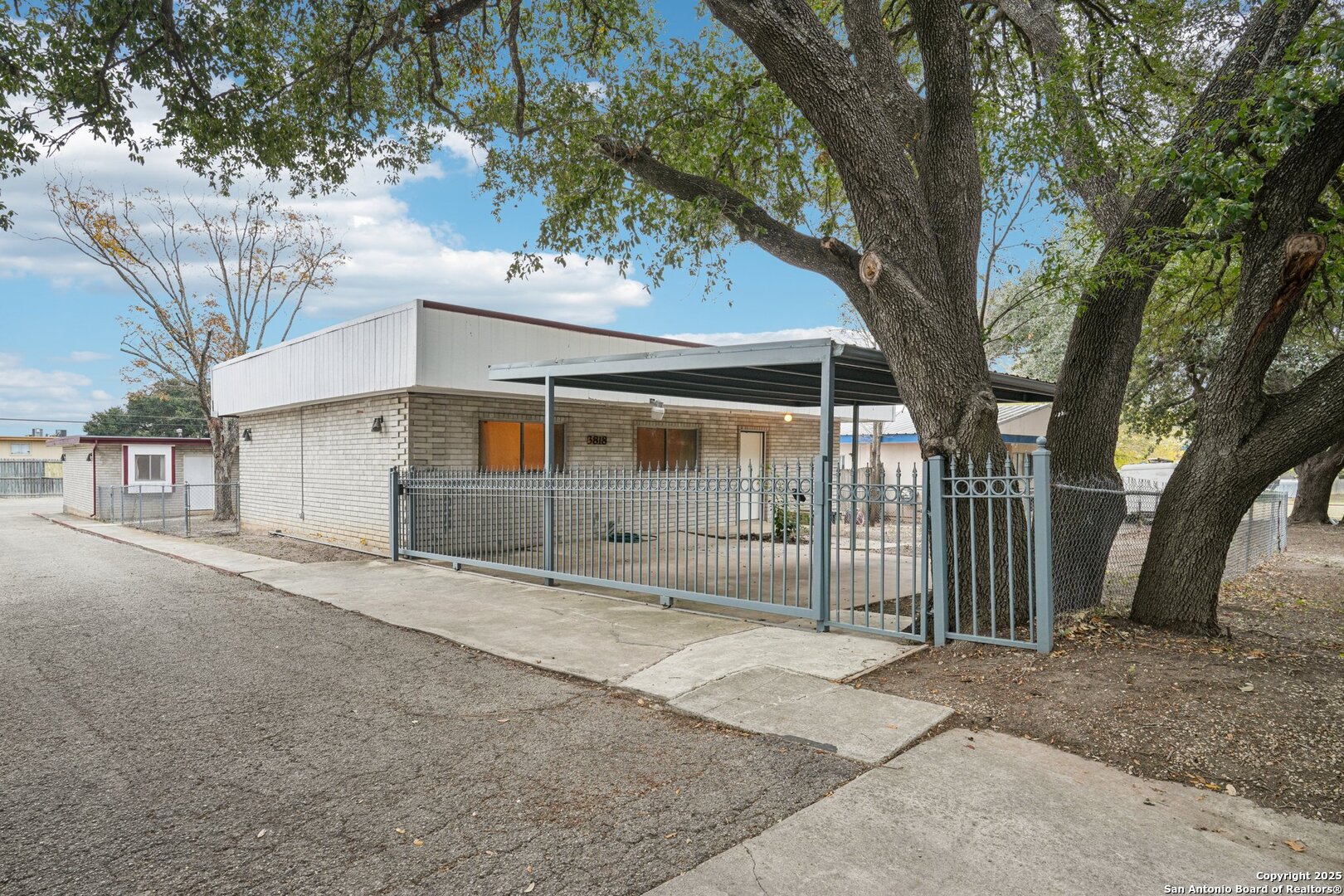 3818 Sherril Brook