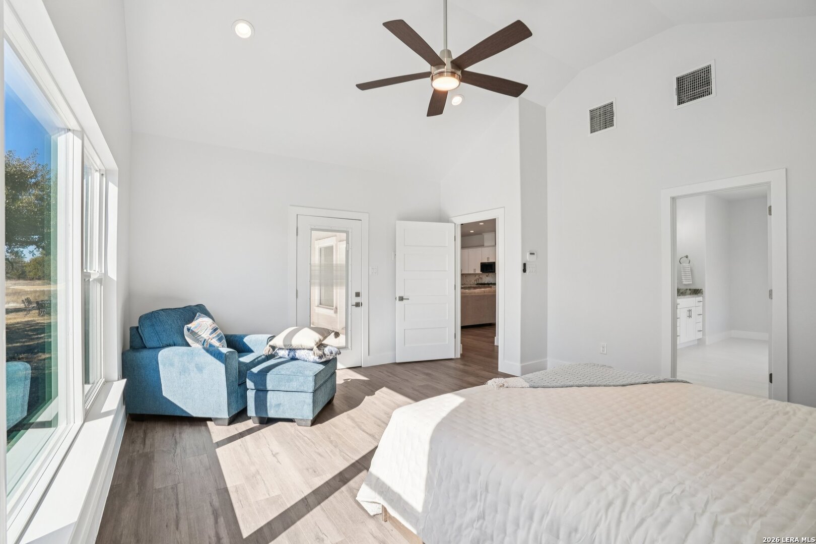 103 N John Bird