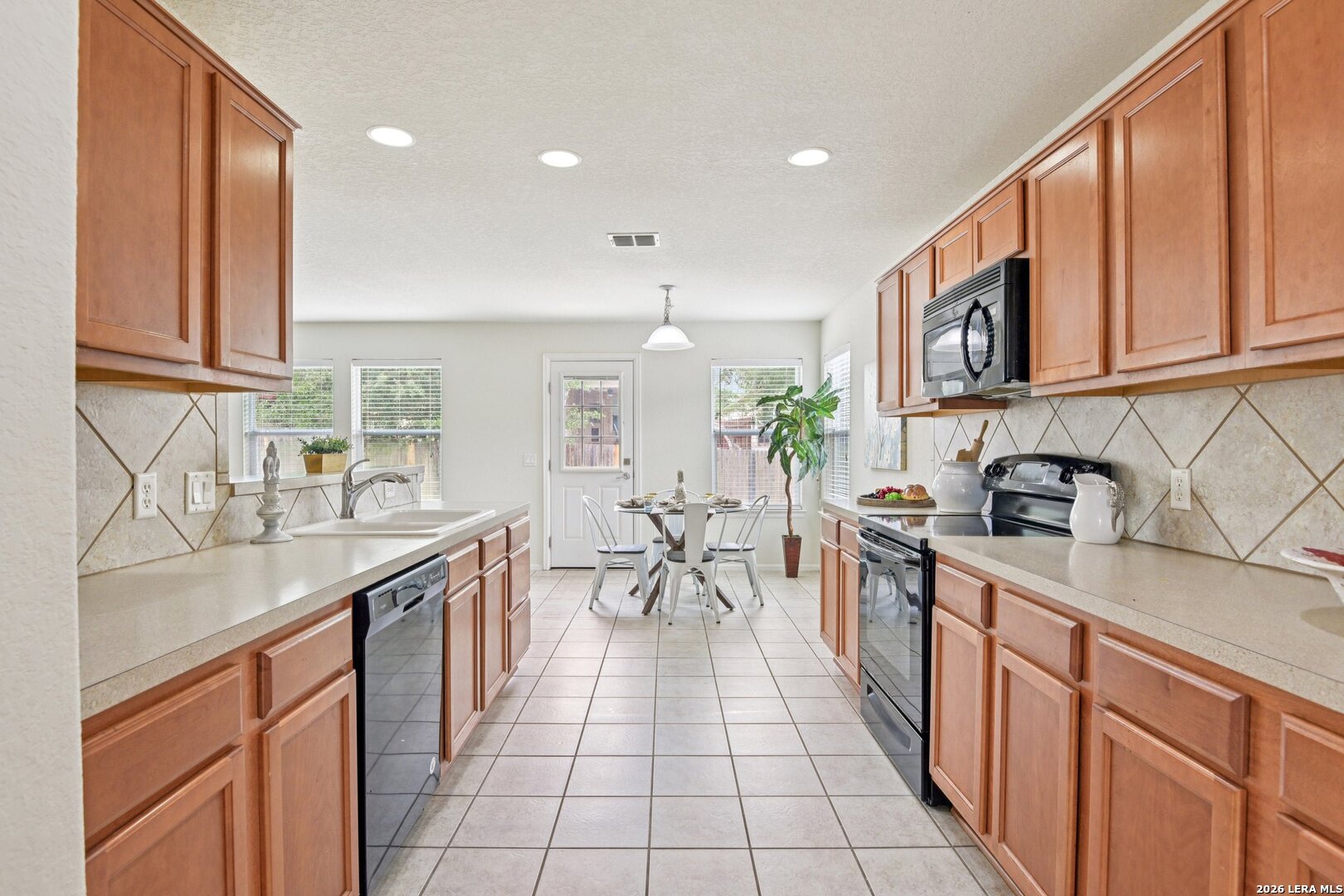 5508 COLUMBIA DR