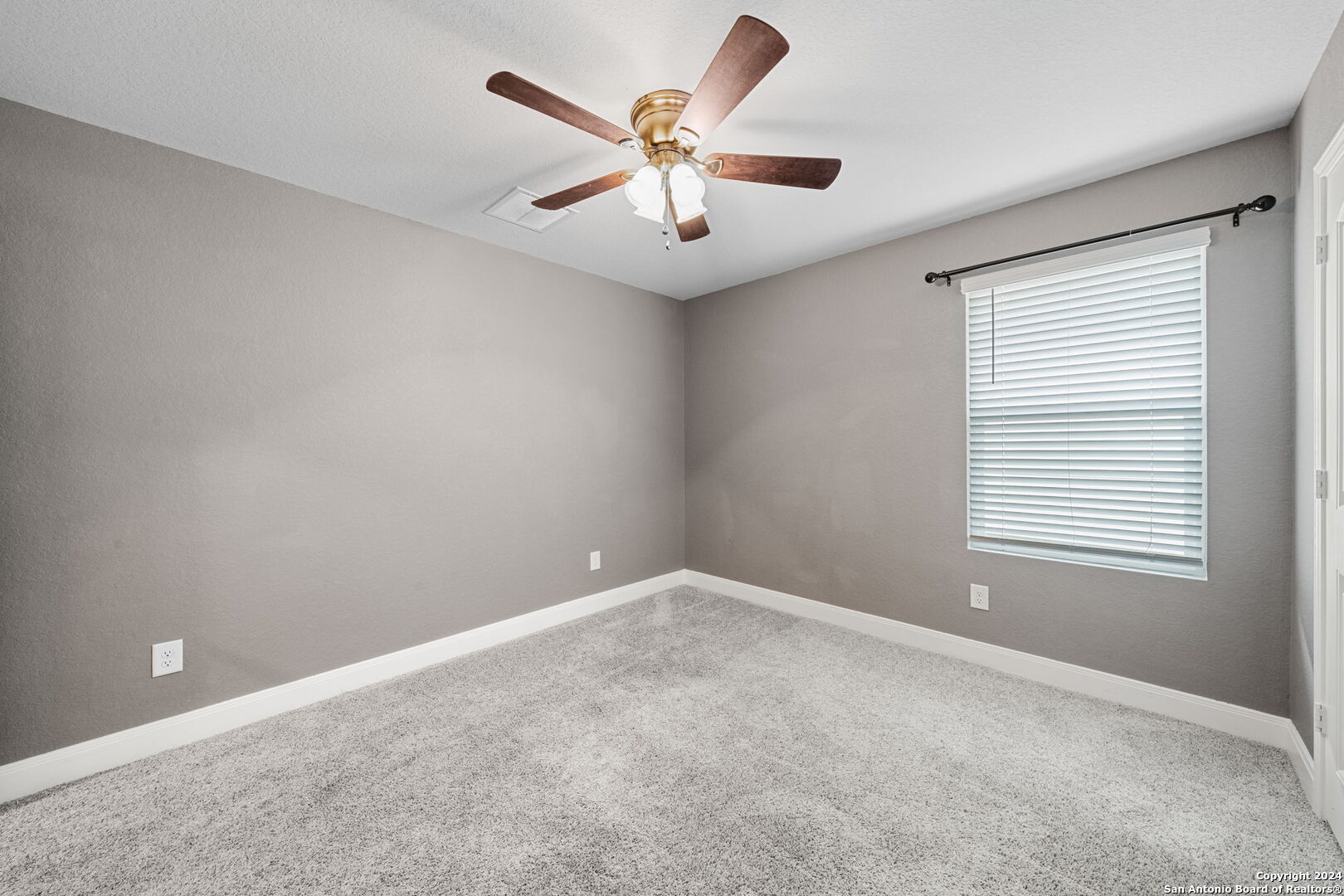 1080 AMBLE OAK