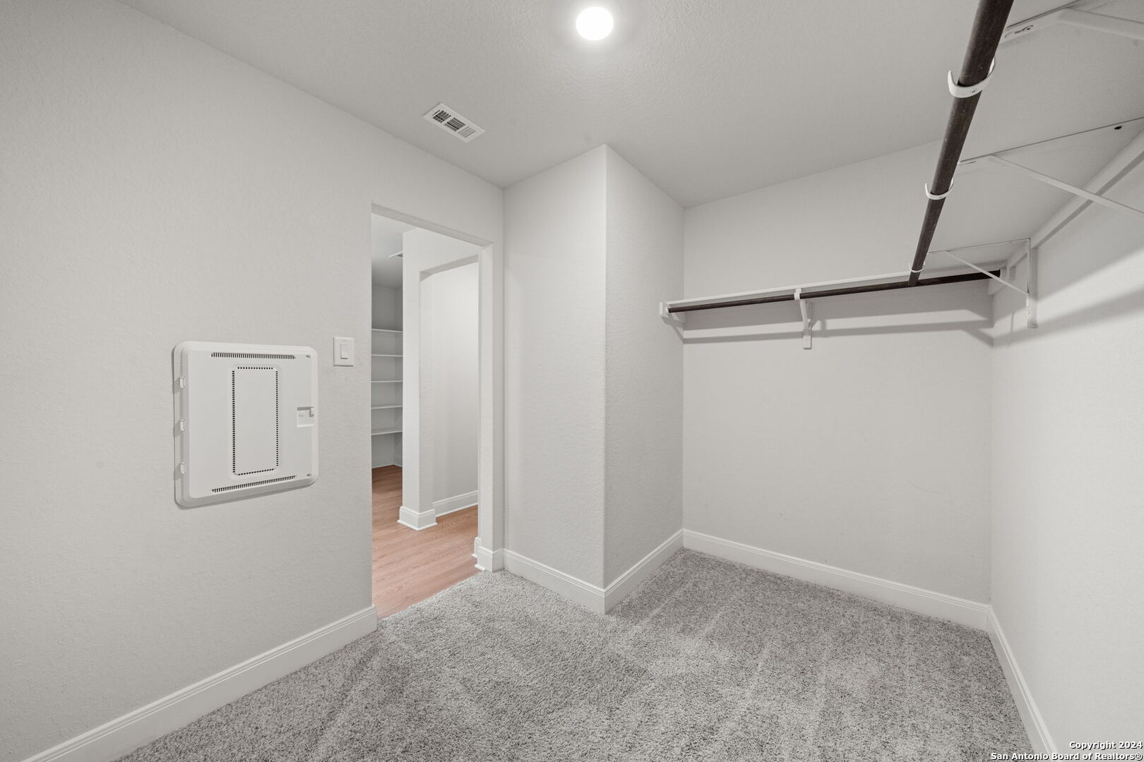 1080 AMBLE OAK