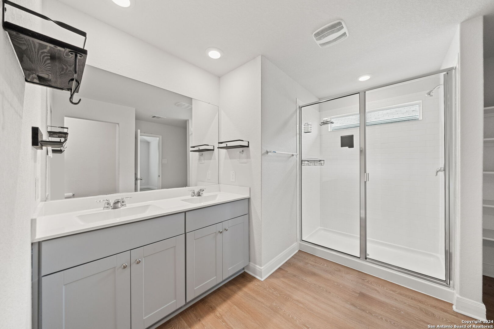 1080 AMBLE OAK