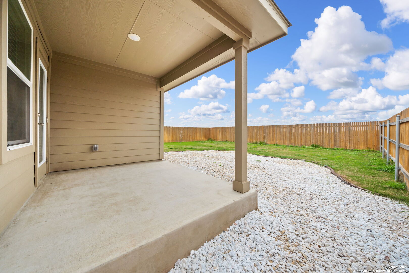 1080 AMBLE OAK