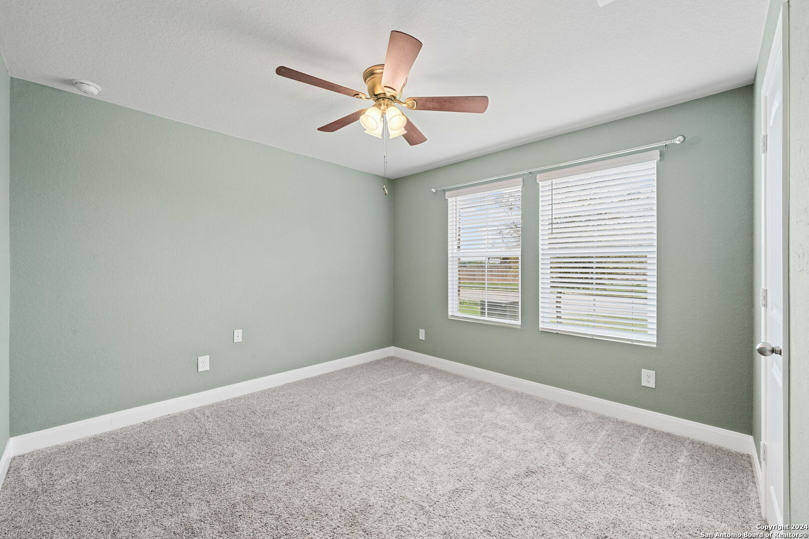 1080 AMBLE OAK