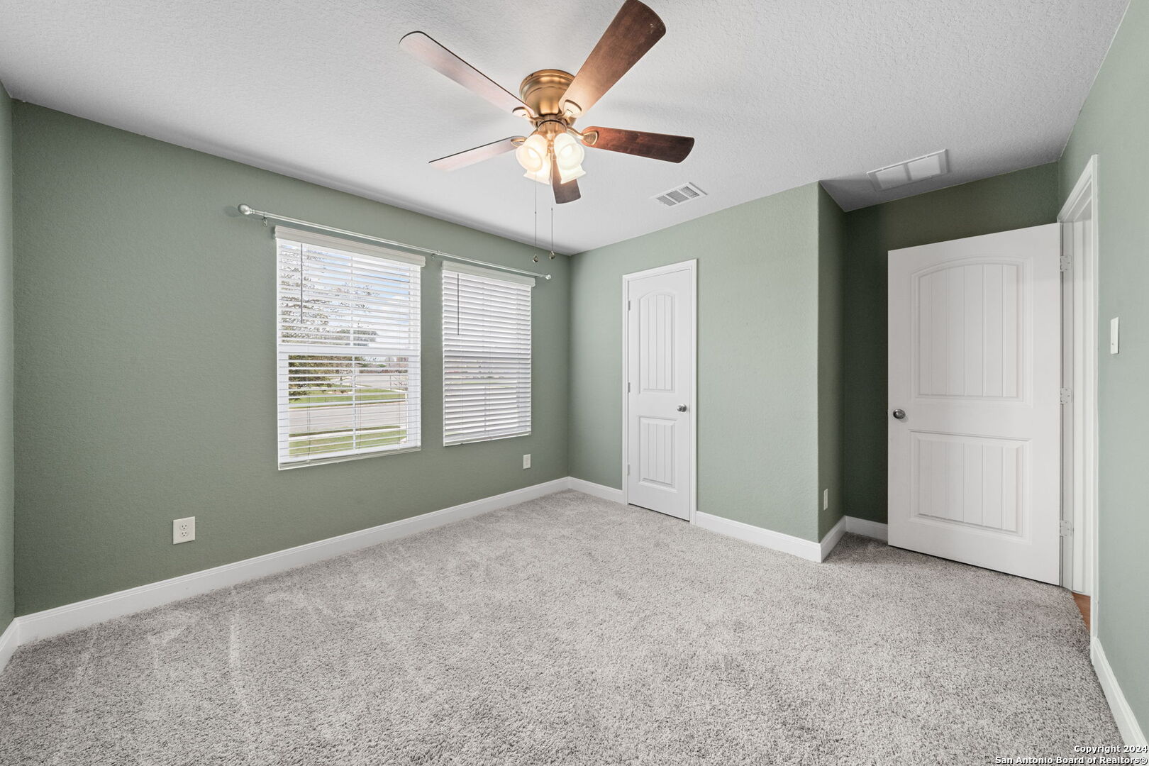 1080 AMBLE OAK