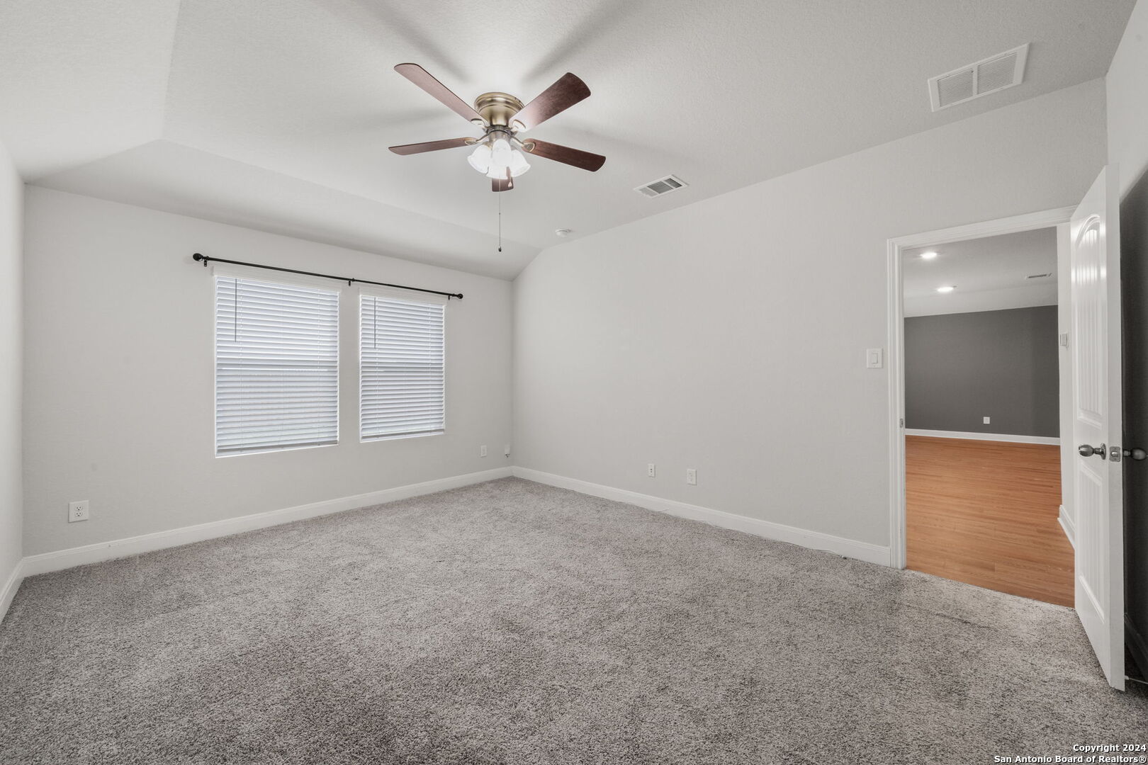 1080 AMBLE OAK