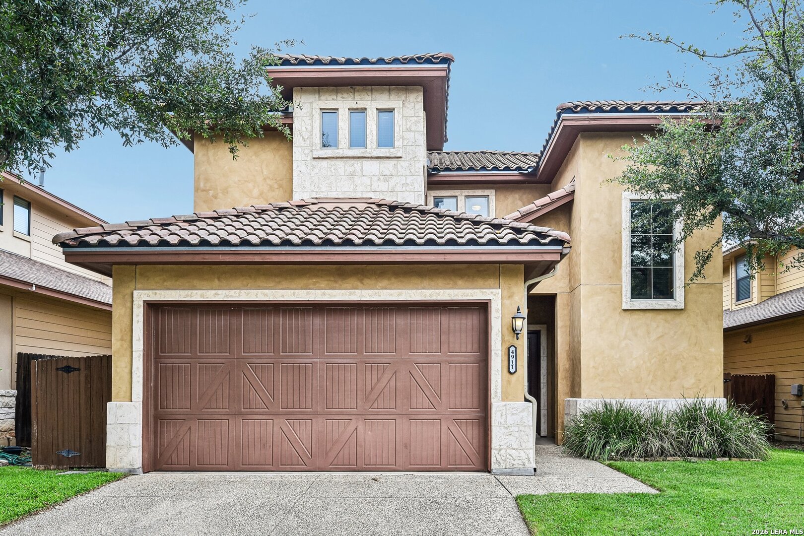 4911 Country Cove