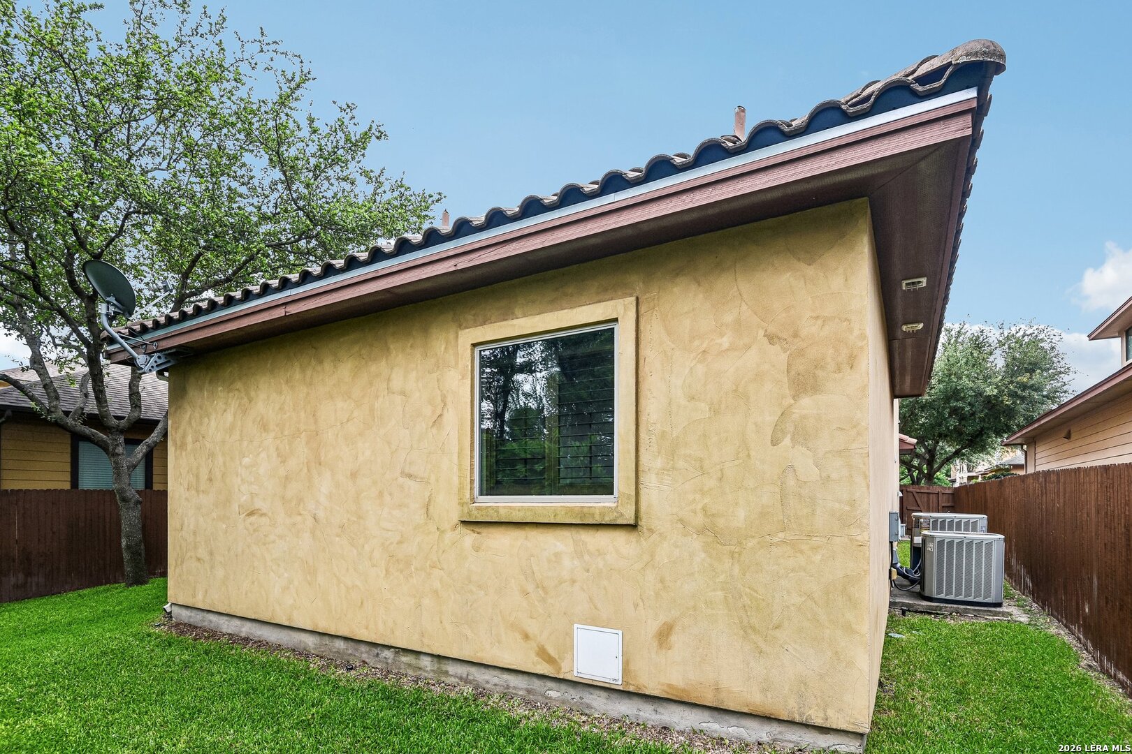 4911 Country Cove