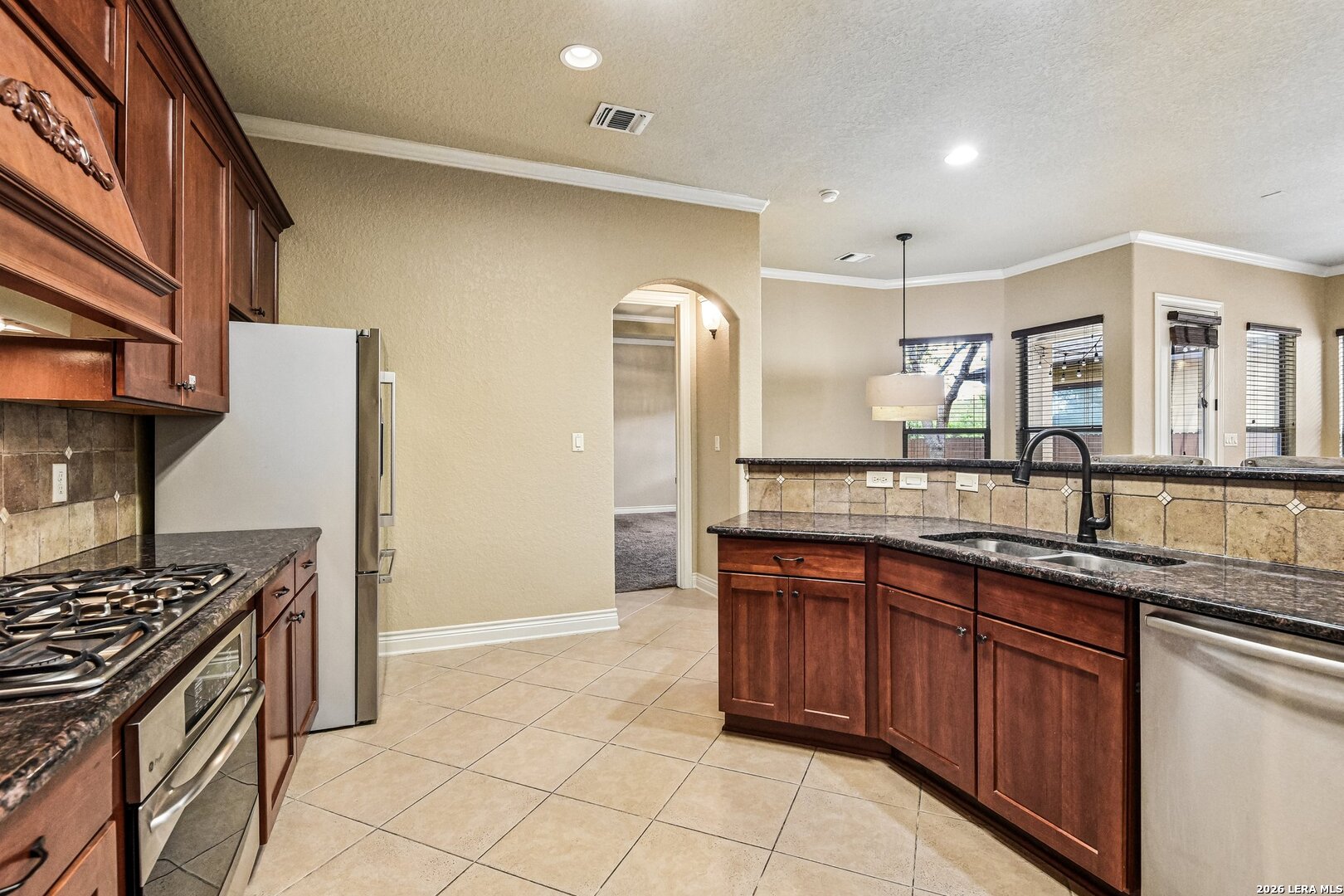 4911 Country Cove