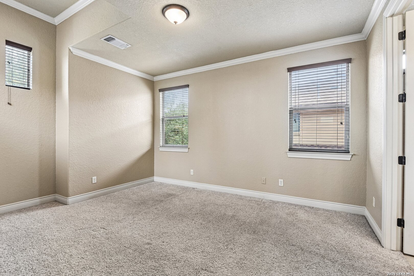 4911 Country Cove